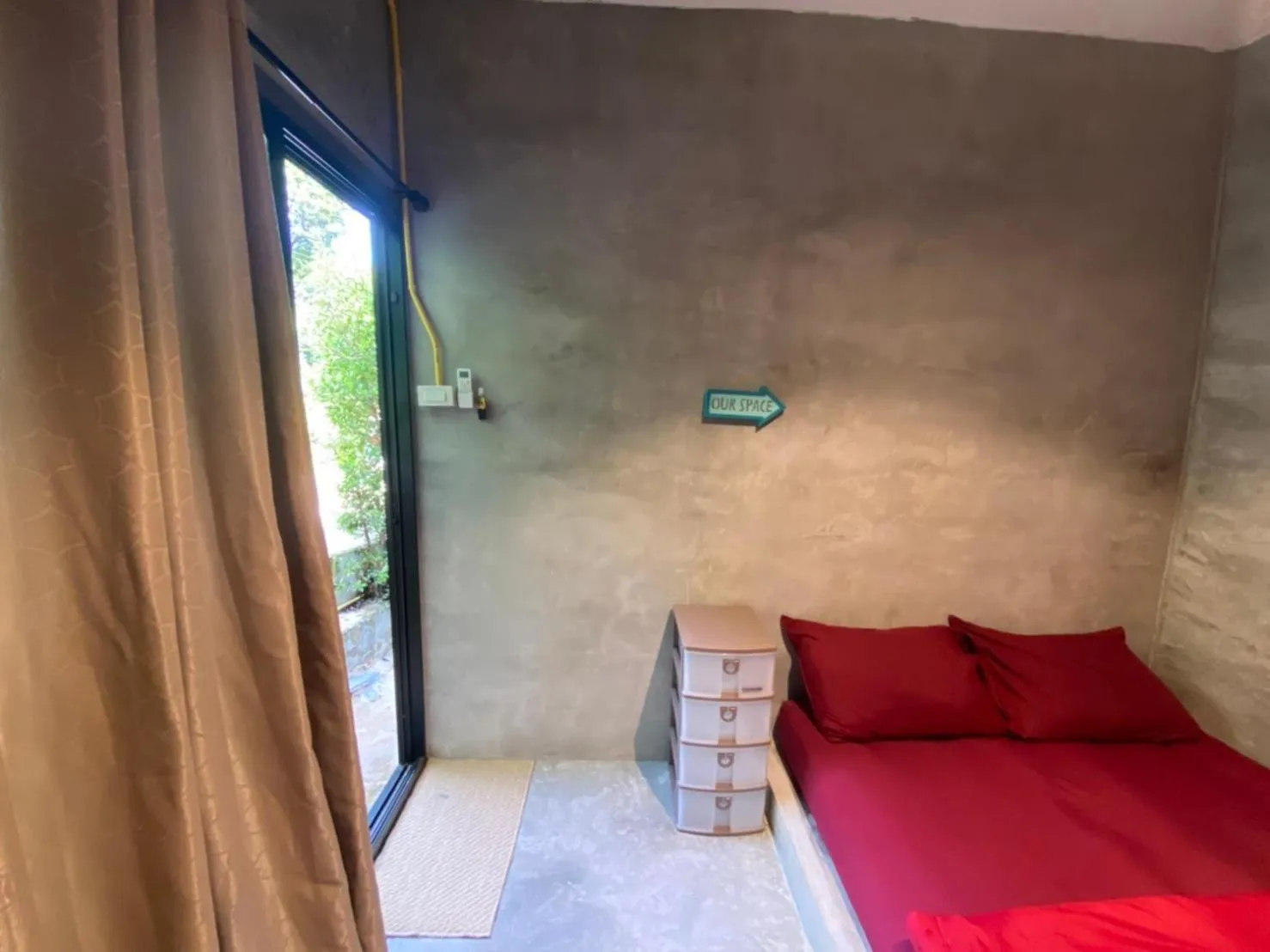 Bed in BeachBox@Koh Сhang