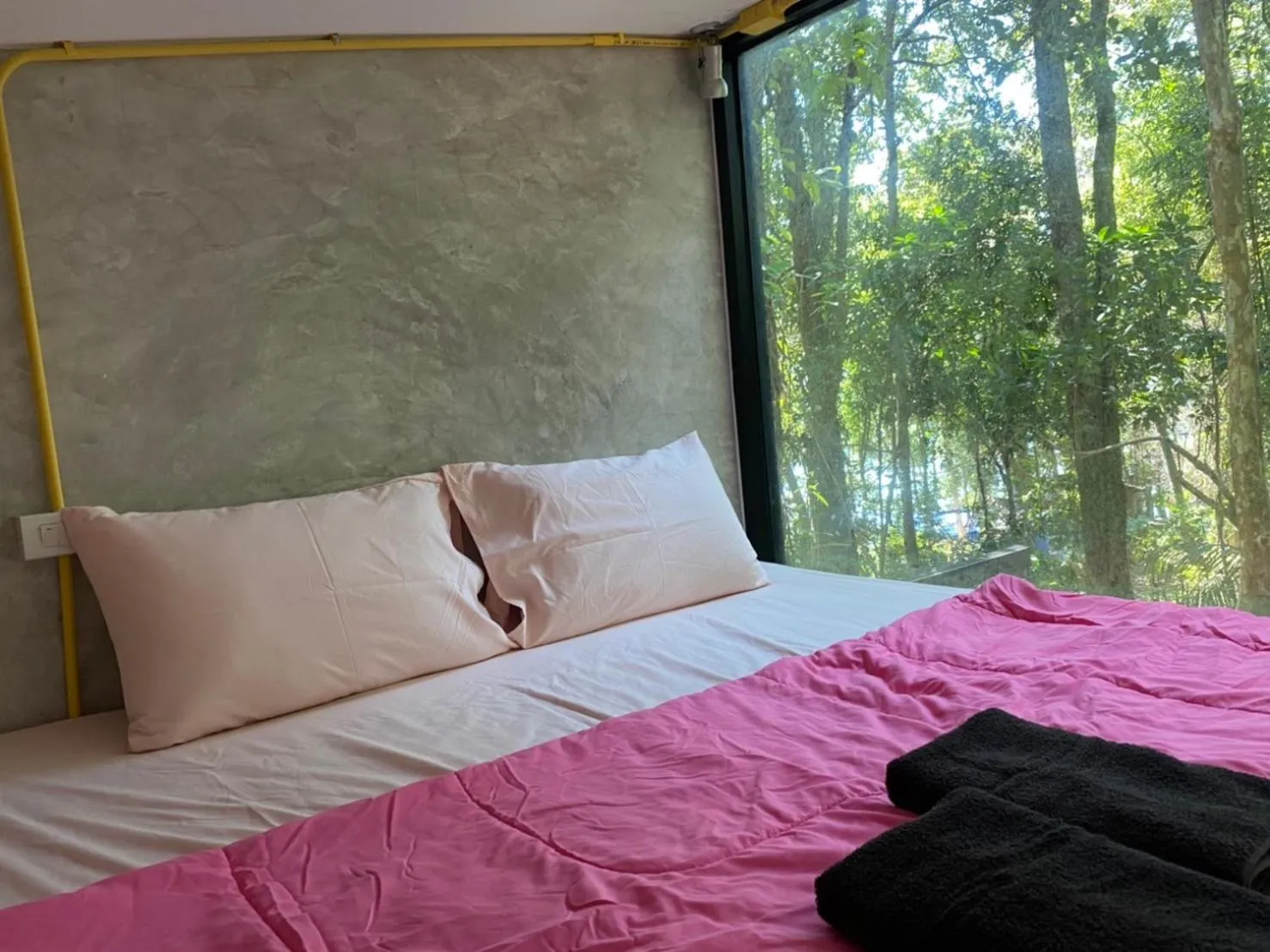 Bed in BeachBox@Koh Сhang