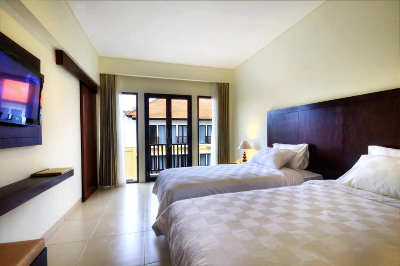 Bed in Suris Boutique Hotel