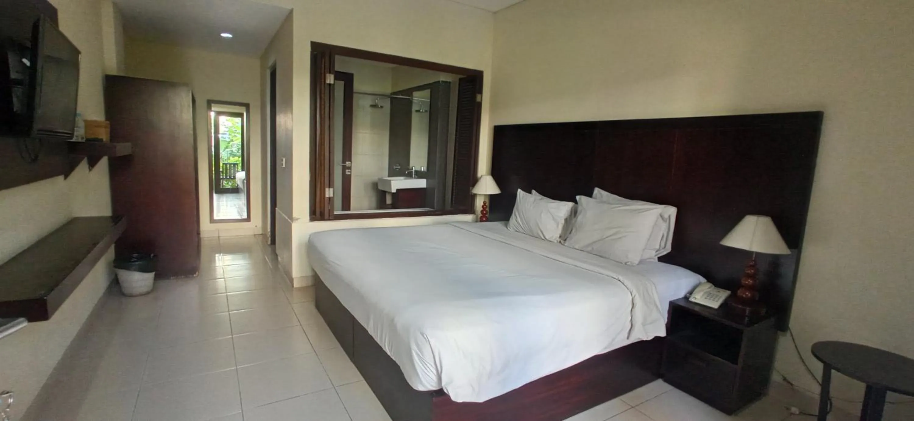 Bedroom, Bed in Suris Boutique Hotel