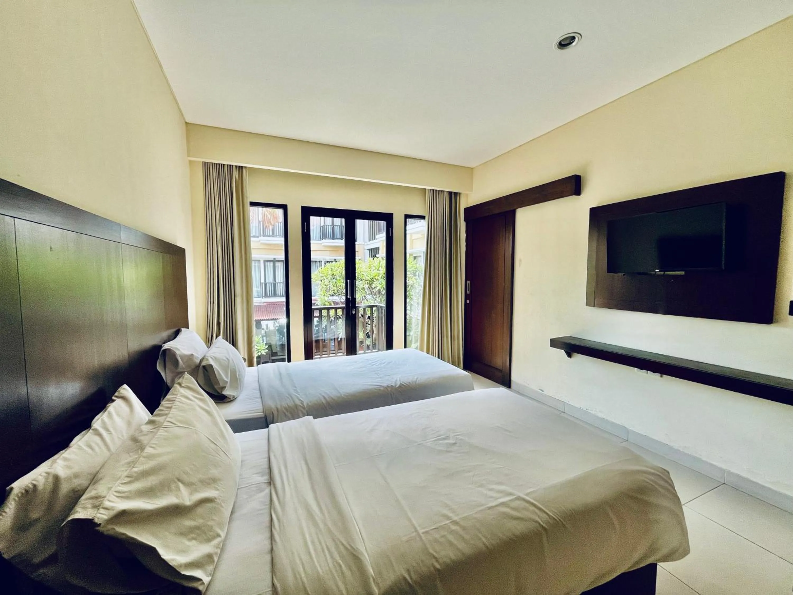 Bed in Suris Boutique Hotel