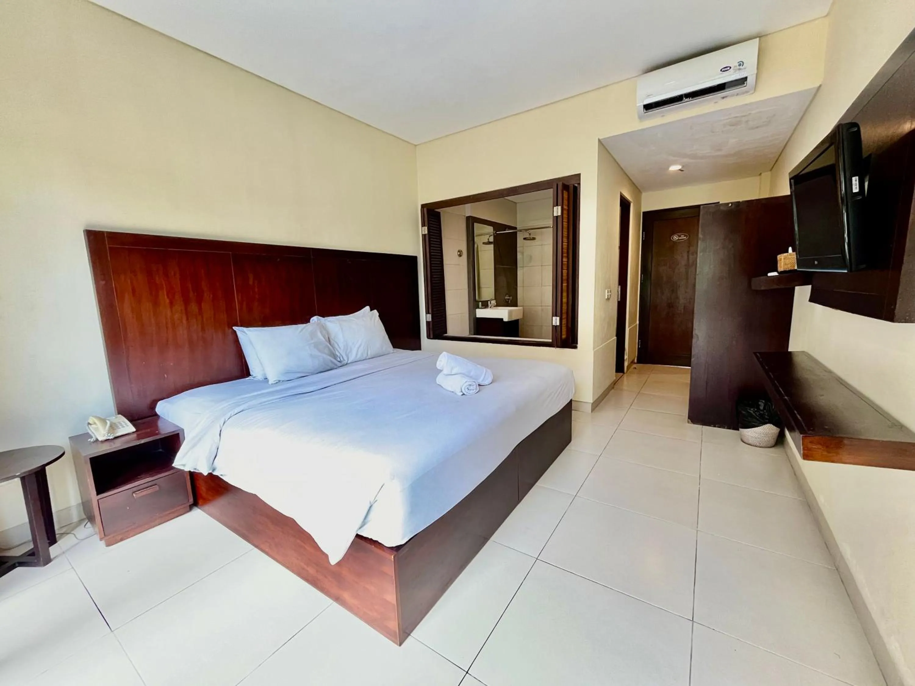 Bed in Suris Boutique Hotel