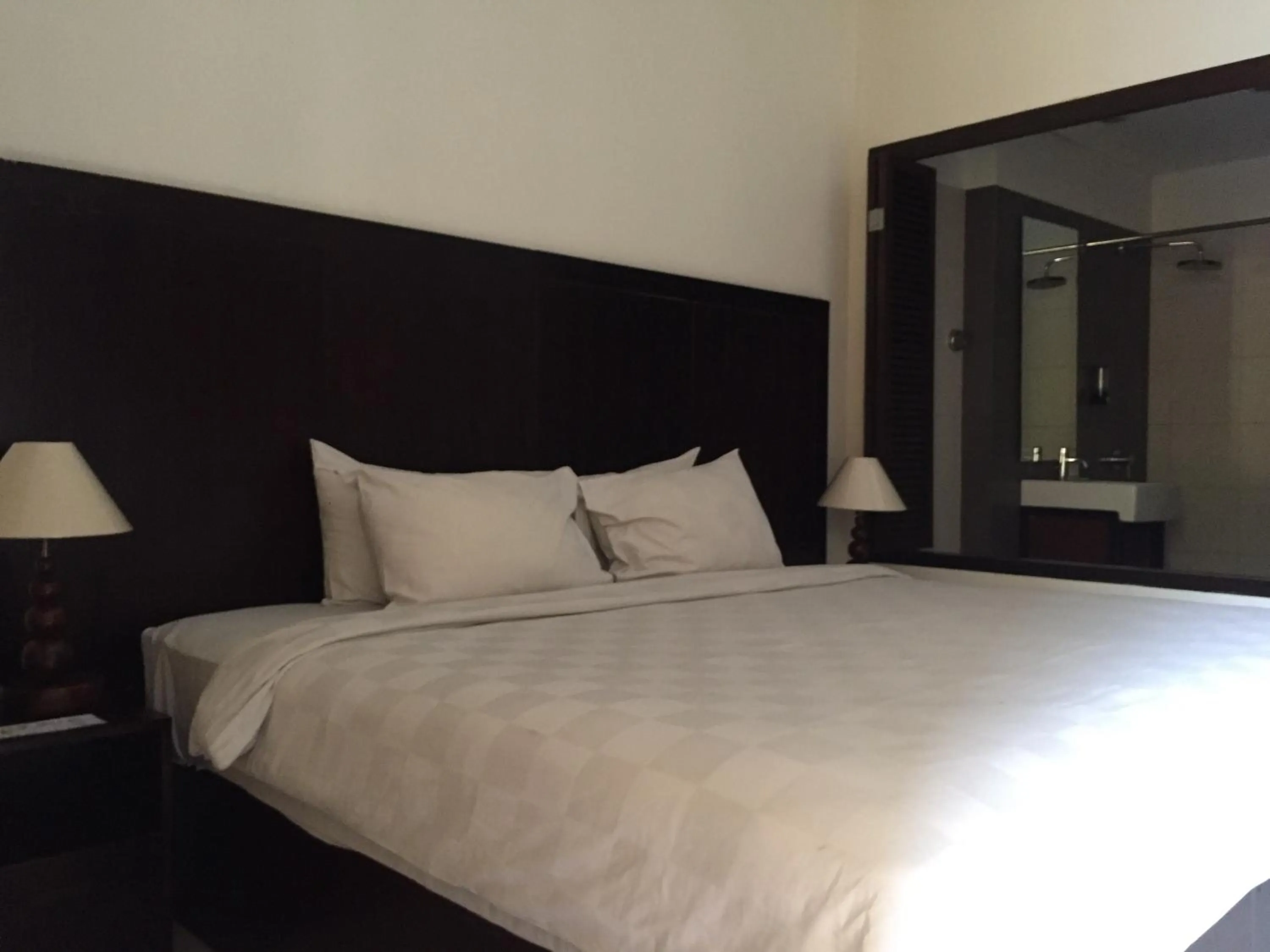 Bedroom, Bed in Suris Boutique Hotel