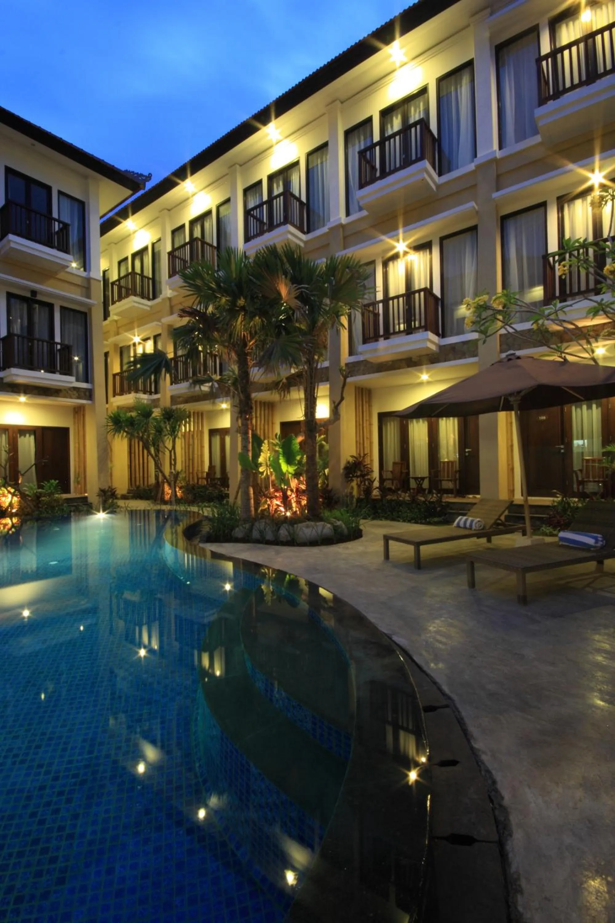 Swimming pool in Suris Boutique Hotel