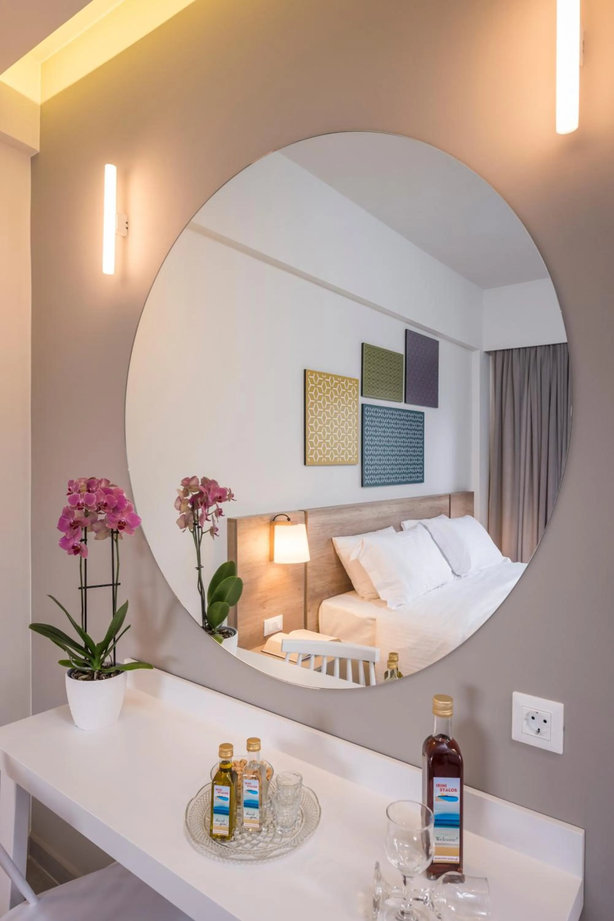 Decorative detail, Bed in IRINI STALOS Apartments