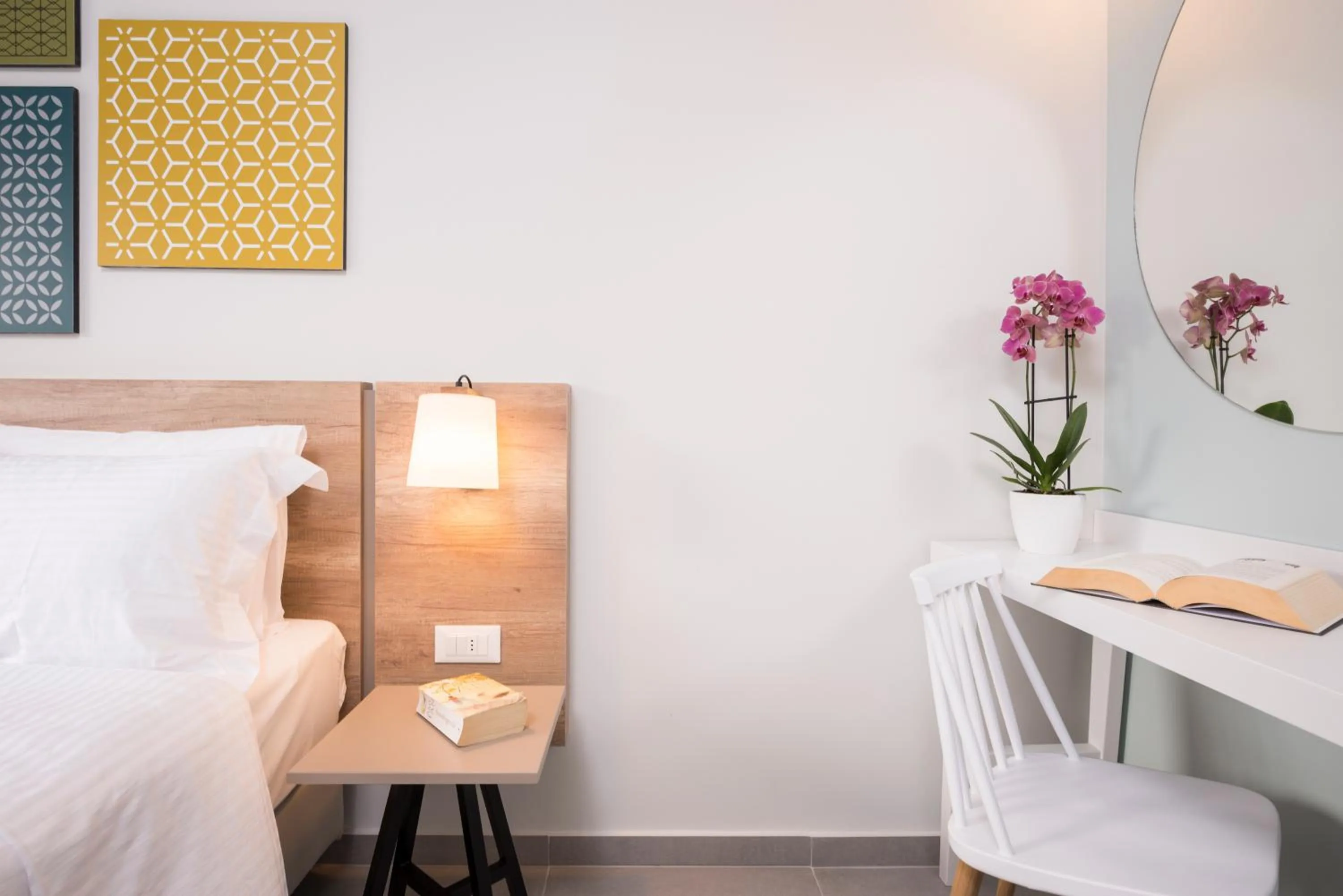 Decorative detail, Bed in IRINI STALOS Apartments