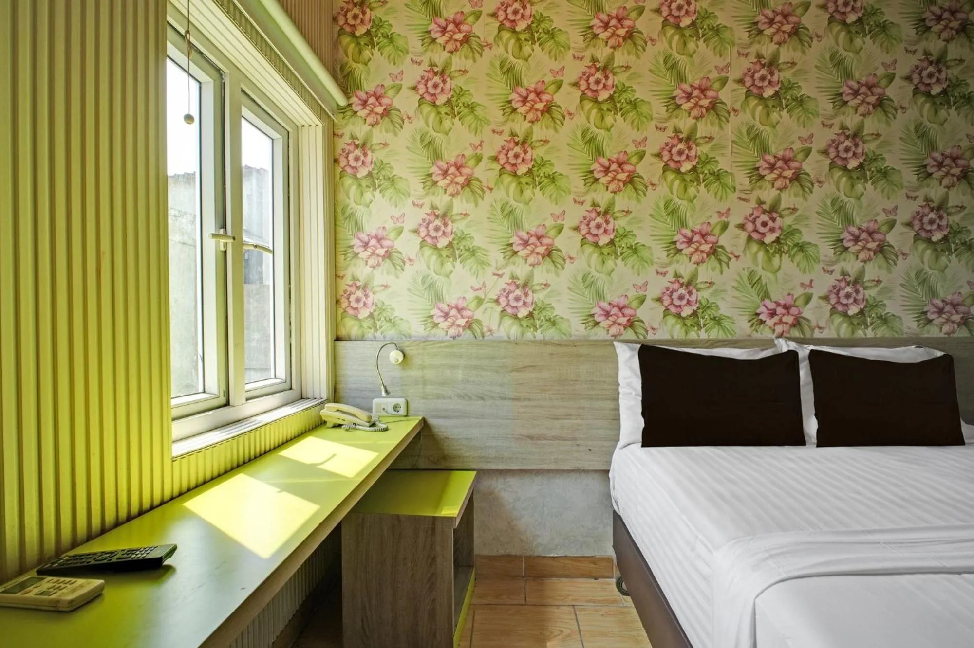 Bedroom, Bed in Hotel O Gambir Near Juanda Station Formerly Bunga Dahlia