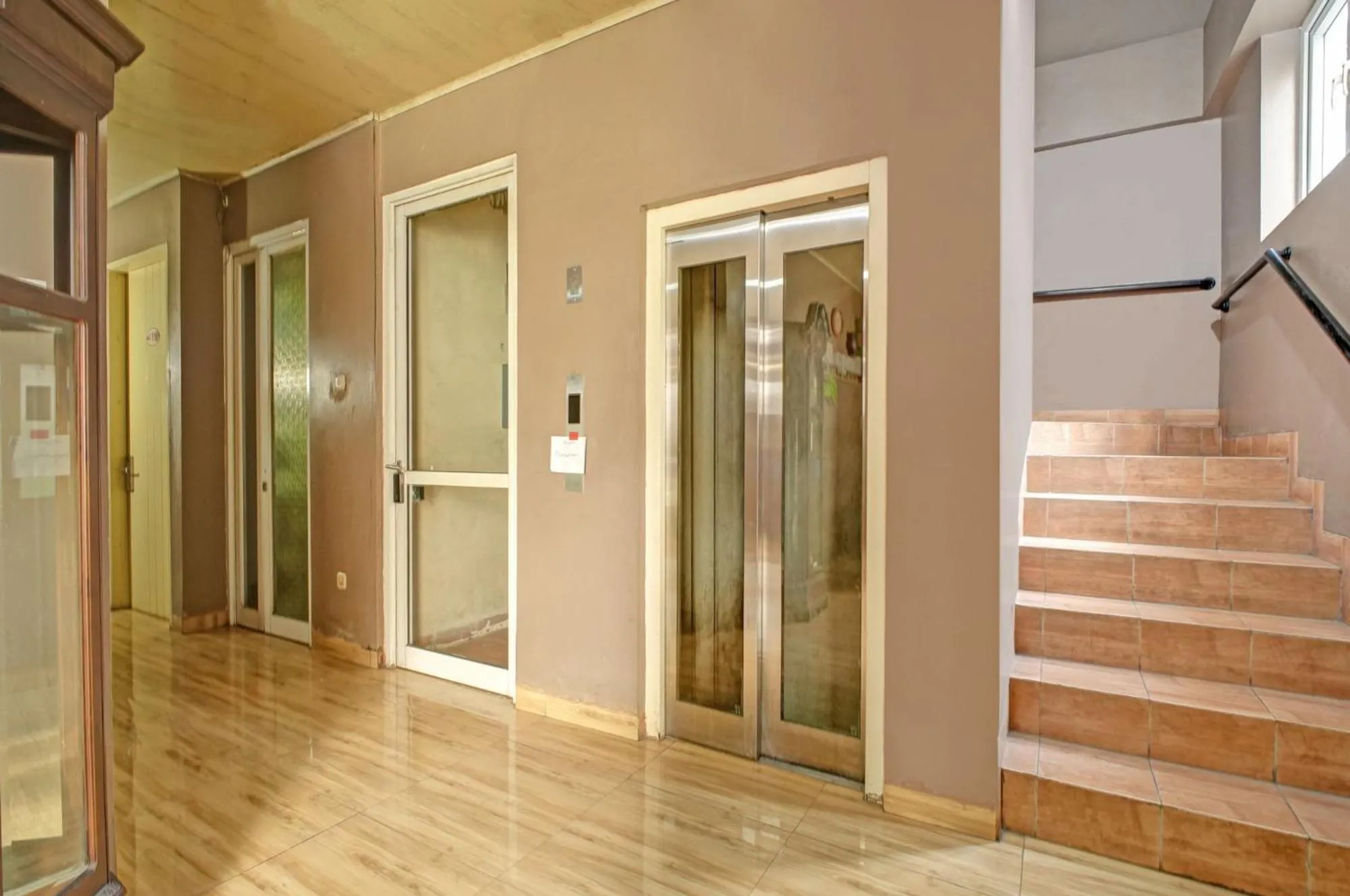 Area and facilities in Hotel O Gambir Near Juanda Station Formerly Bunga Dahlia