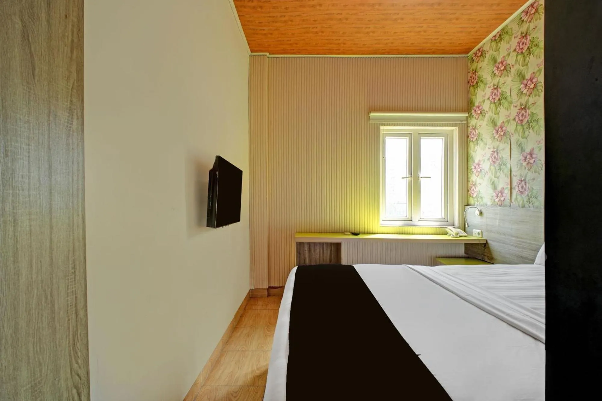 Bedroom, Bed in Hotel O Gambir Near Juanda Station Formerly Bunga Dahlia