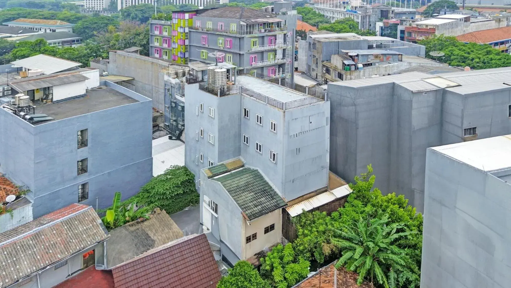 Property building in Hotel O Gambir Near Juanda Station Formerly Bunga Dahlia Property building in Hotel O Gambir Near Juanda Station Formerly Bunga Dahlia
