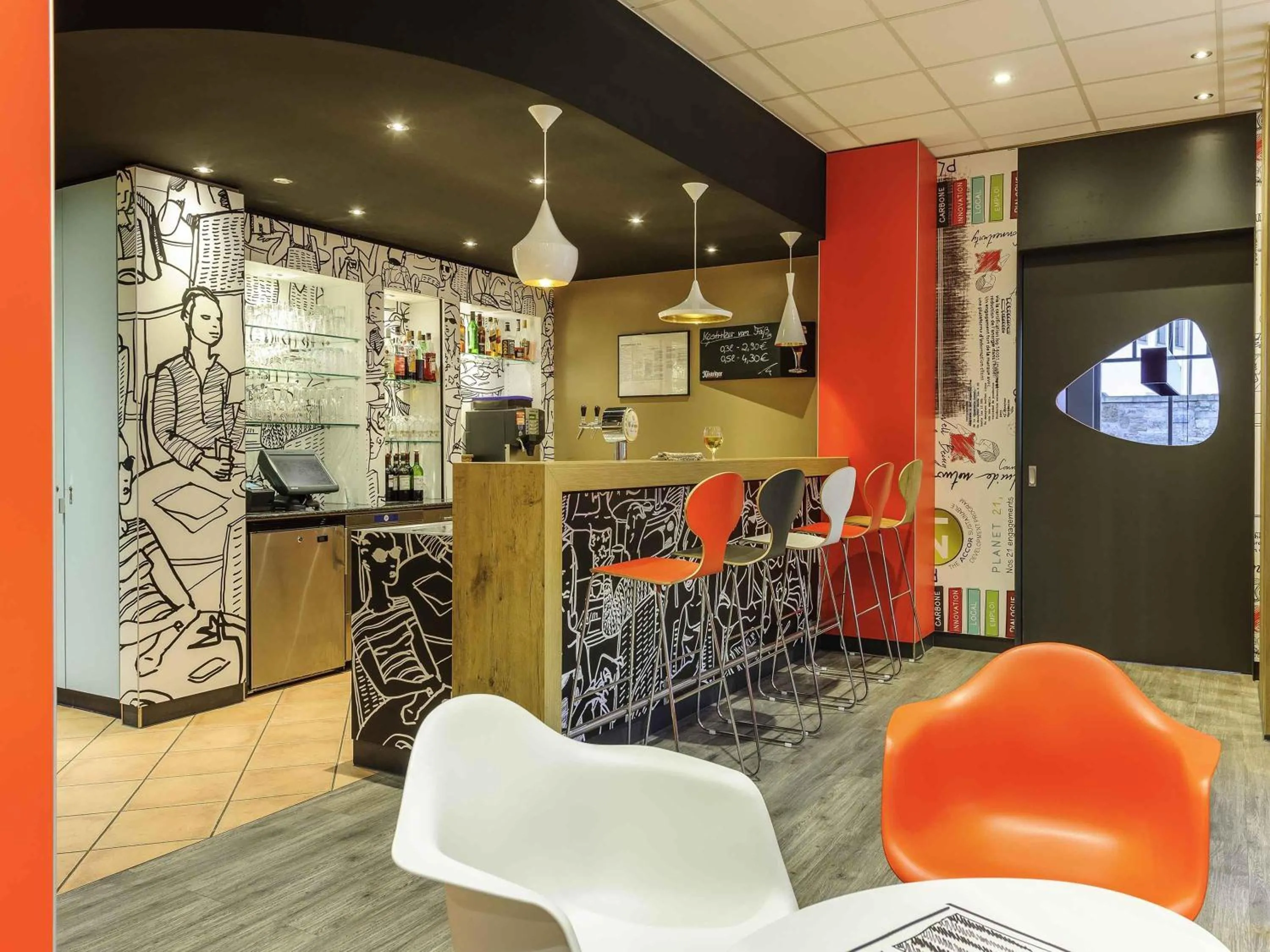 Lounge or bar in ibis Hotel Erfurt Altstadt