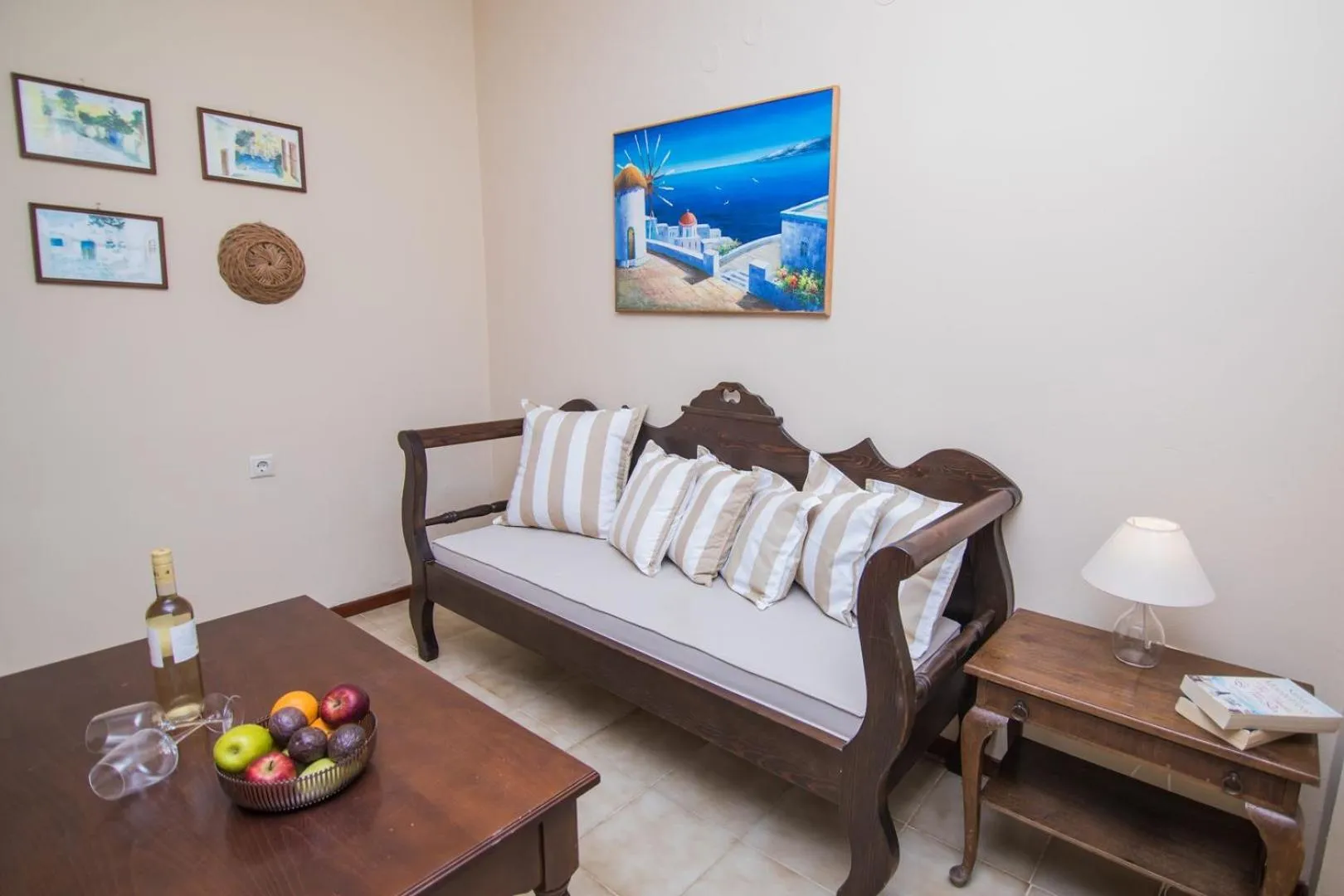 Living room, Bed in Niriides Hotel Apartments