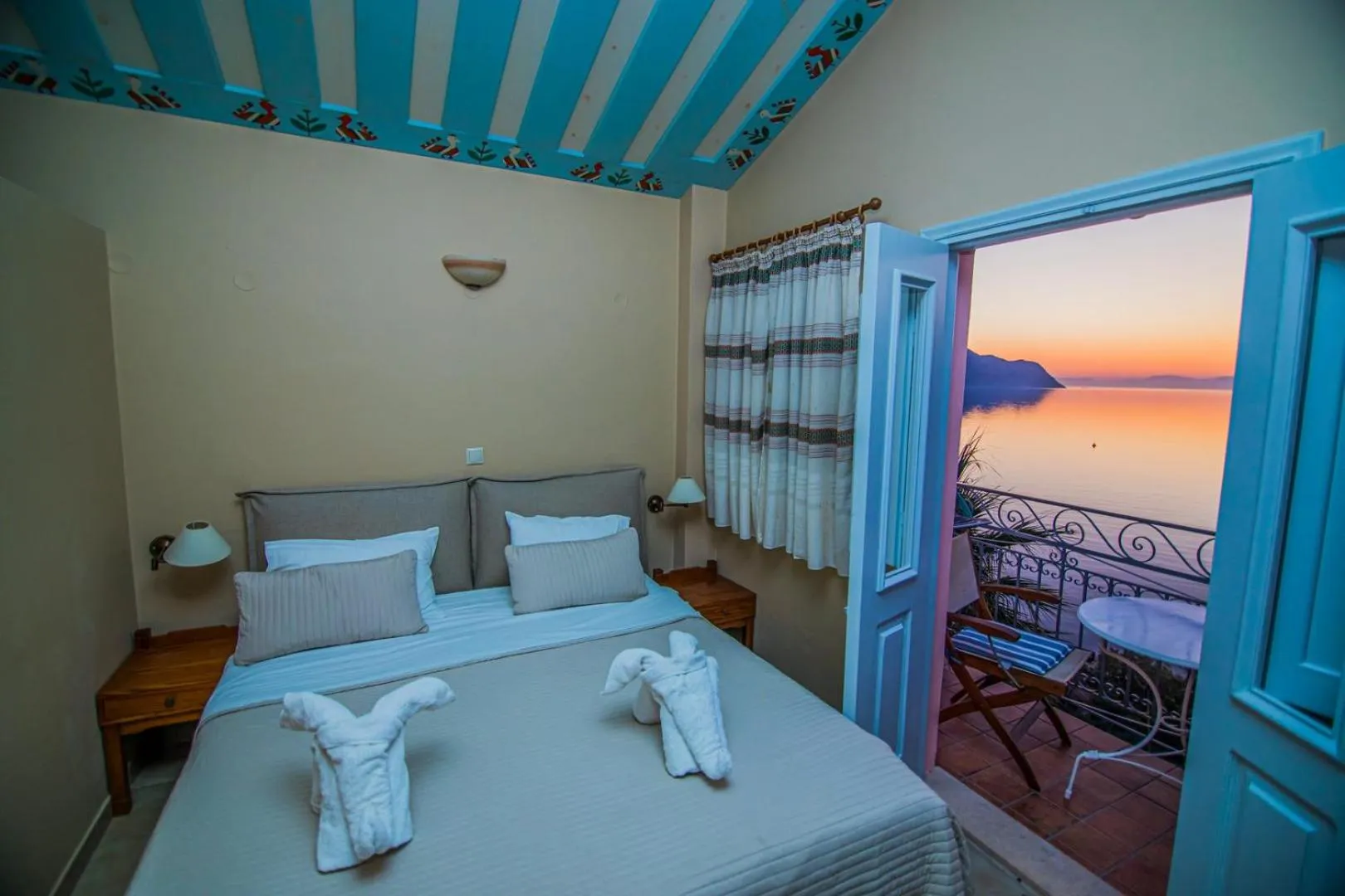 Bedroom, Bed in Niriides Hotel Apartments