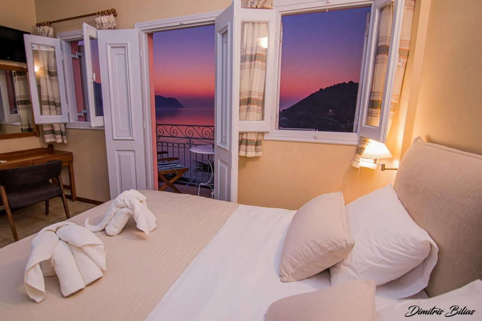 Bedroom, Bed in Niriides Hotel Apartments