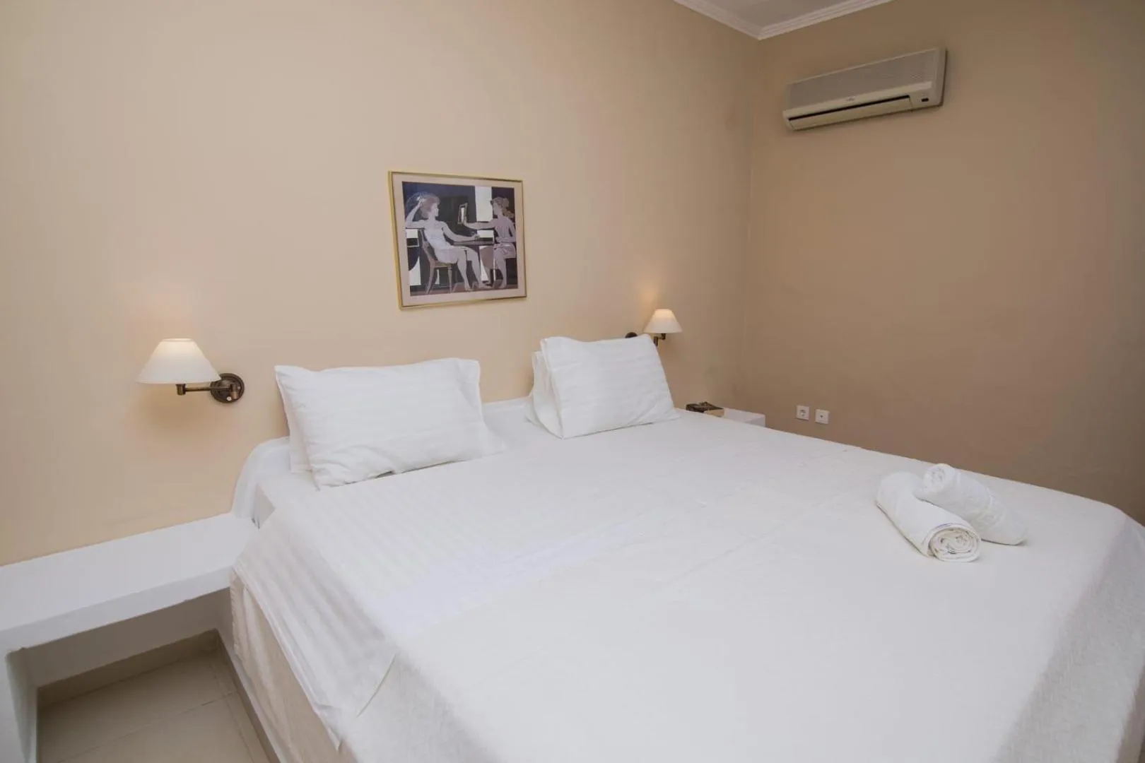 Bedroom, Bed in Niriides Hotel Apartments