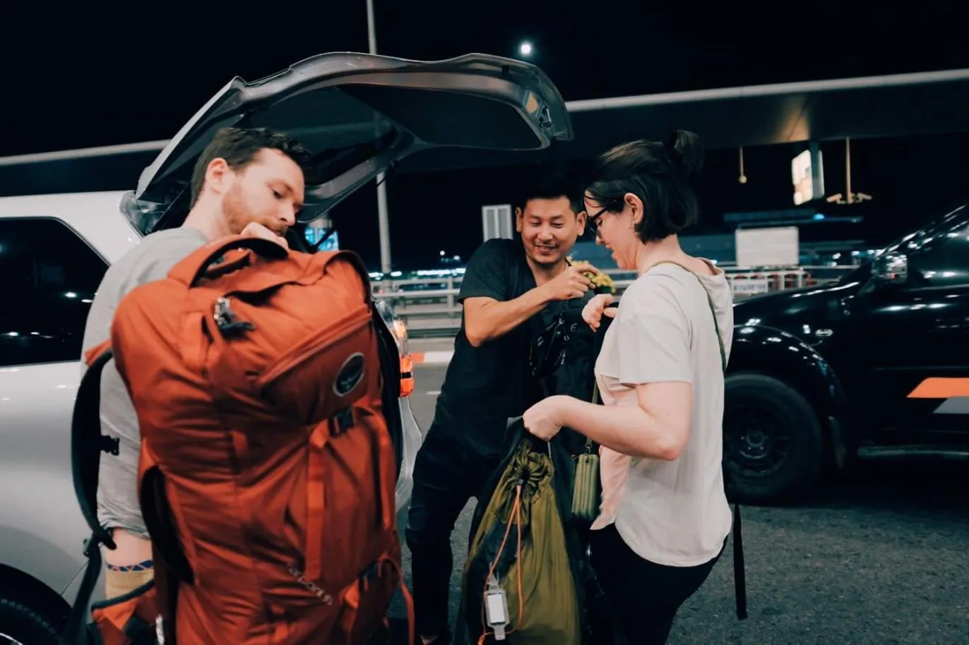 People in MORN-ING HOSTEL