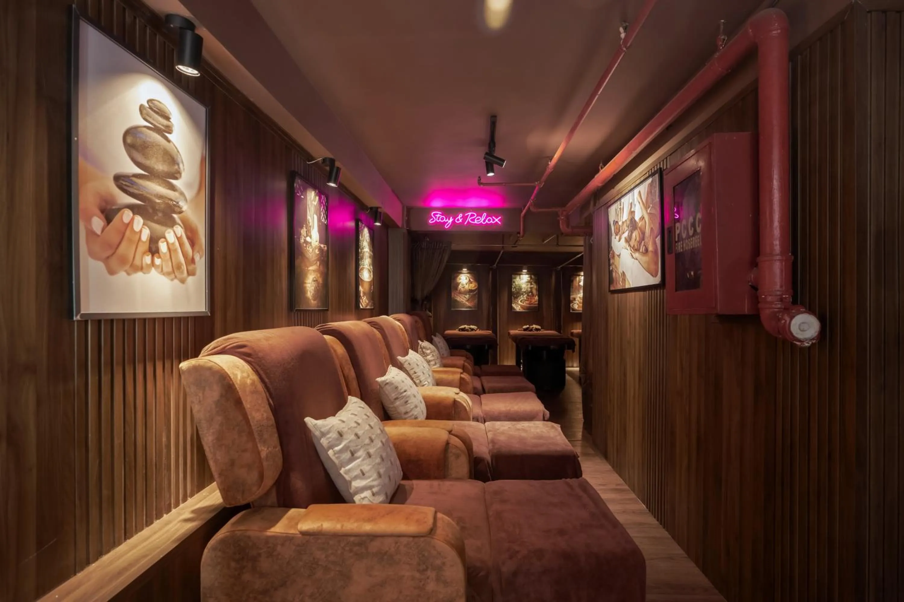 Massage in An Thinh Central Hotel - Ben Thanh Market