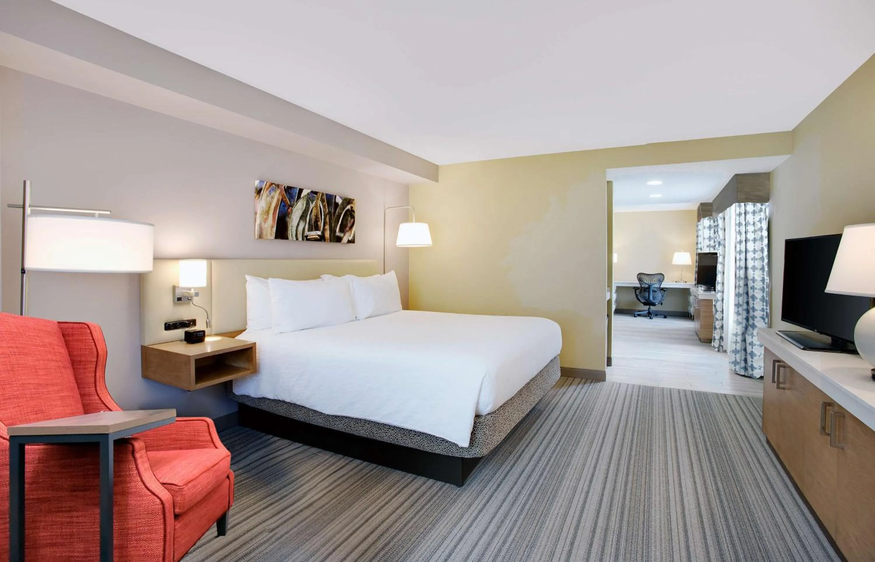 Bed in Hilton Garden Inn Saratoga Springs