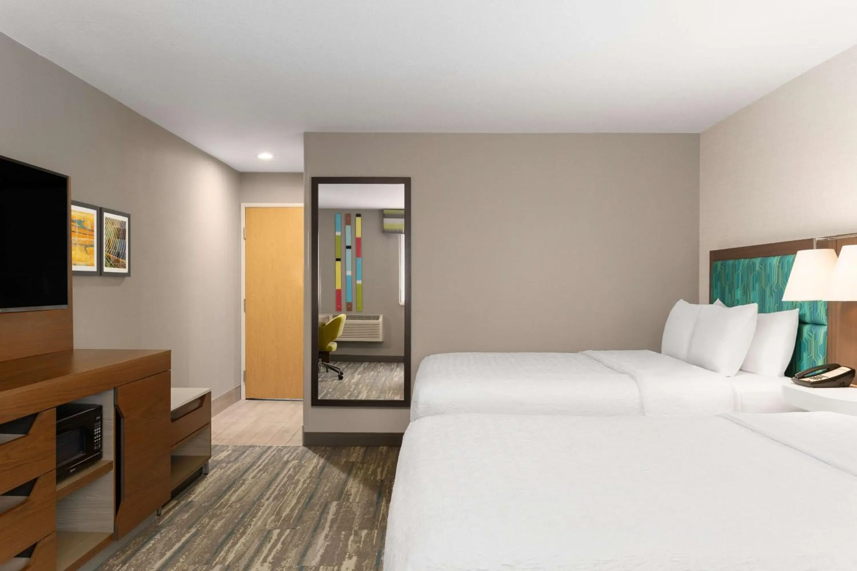 Photo of the whole room, Bed in Hampton Inn Spokane Airport Photo of the whole room, Bed in Hampton Inn Spokane Airport