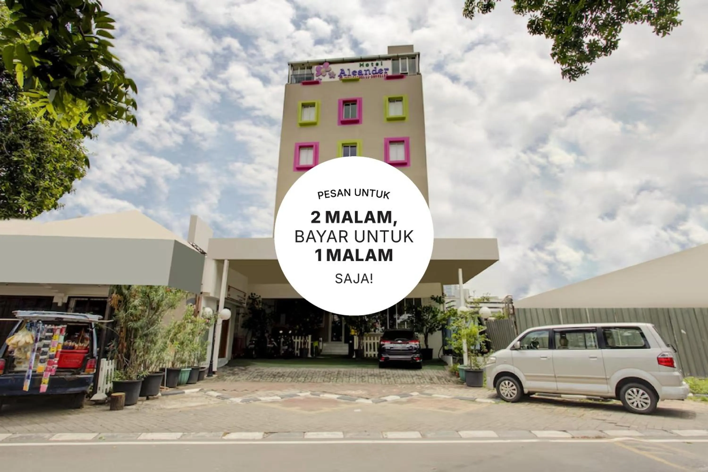 Facade/entrance in Collection O Gambir Near Masjid Istiqlal Formerly Aleander Hotel