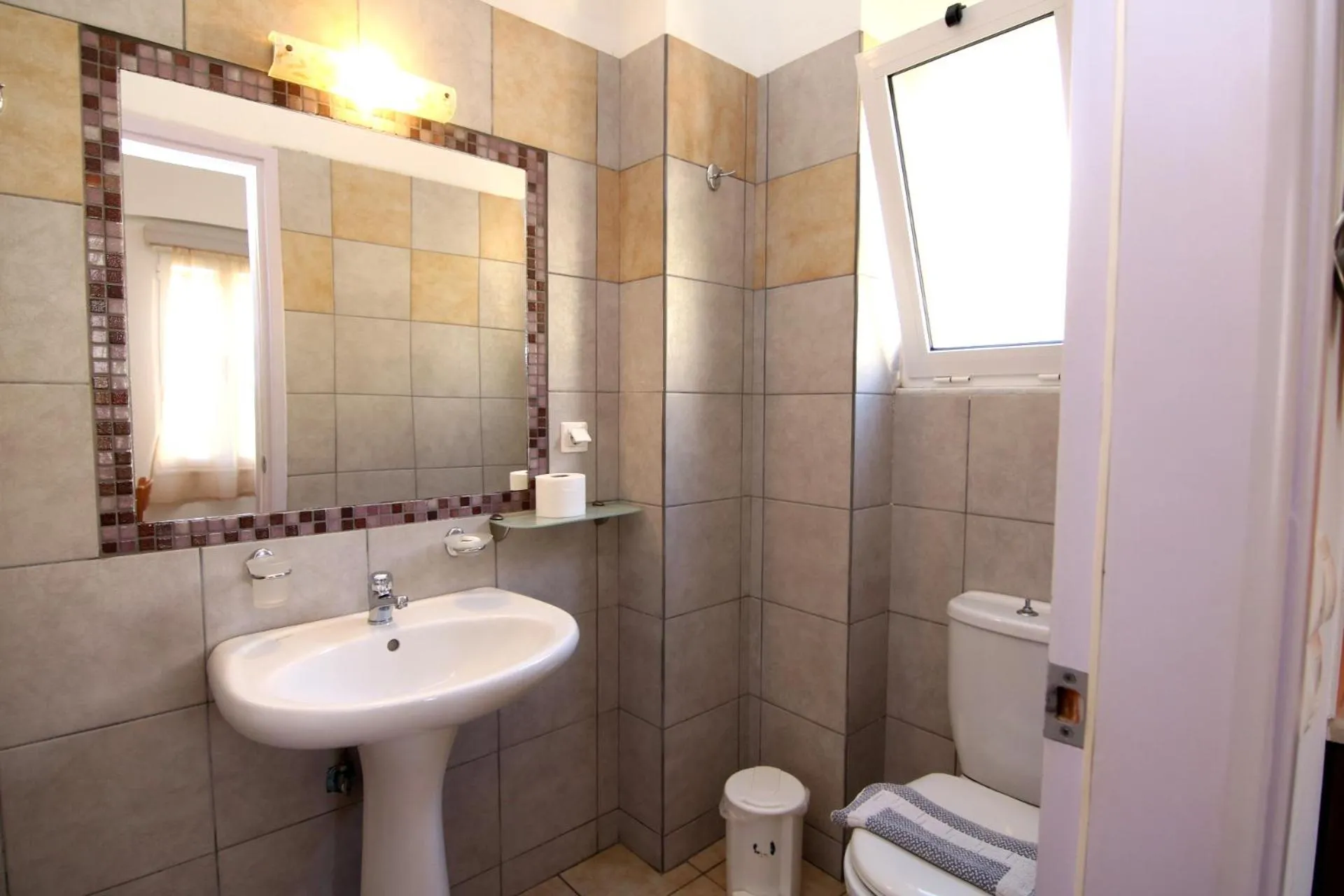 Evropi Hotel
