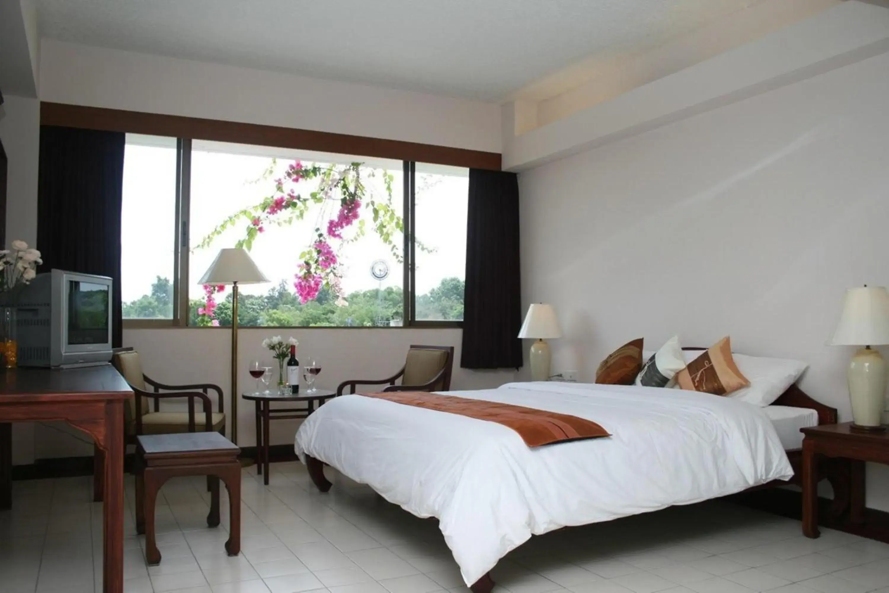 Bedroom, Bed in Mae Pim Resort Hotel Bedroom, Bed in Mae Pim Resort Hotel