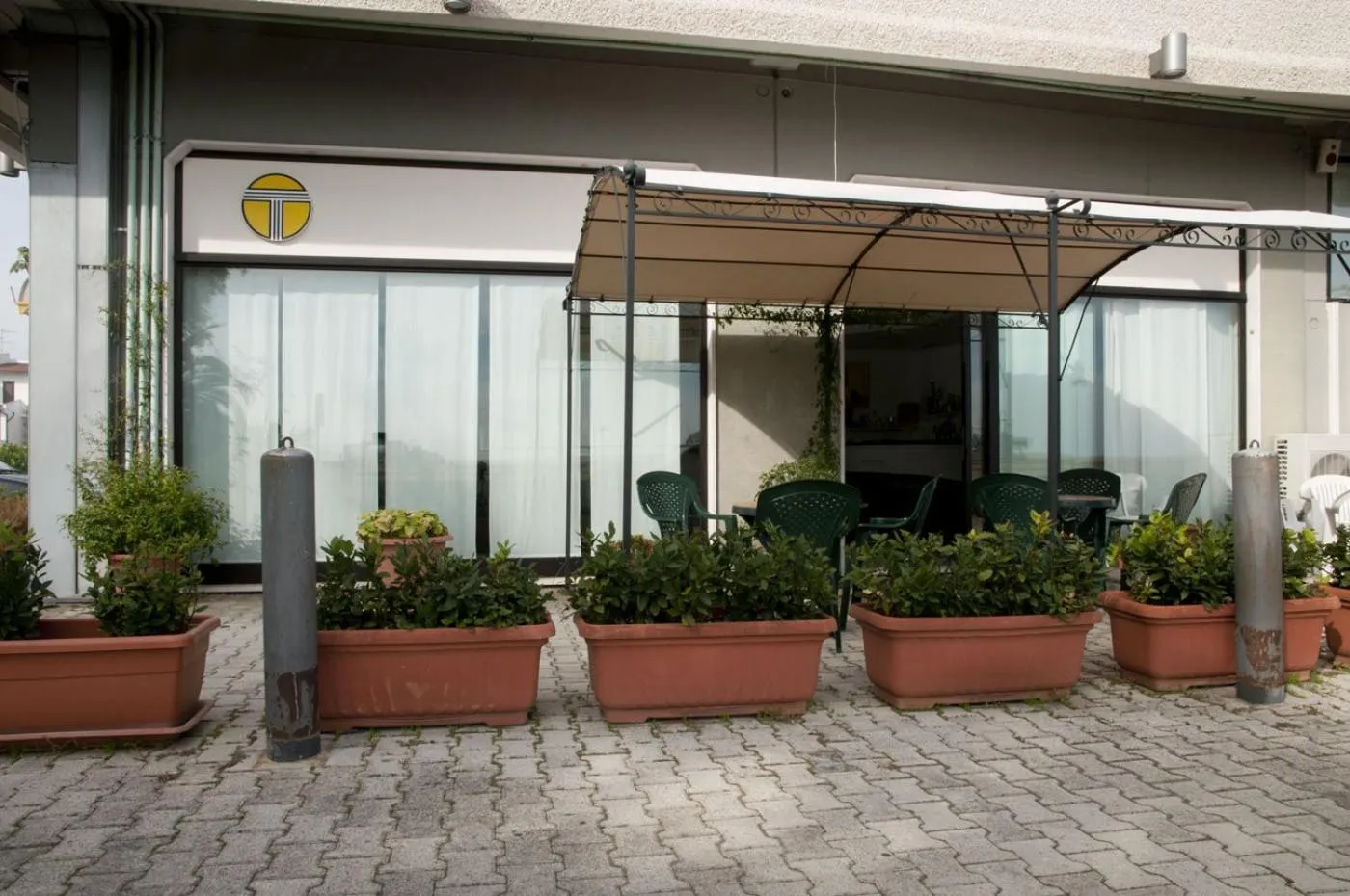 Facade/entrance in Hotel Thema