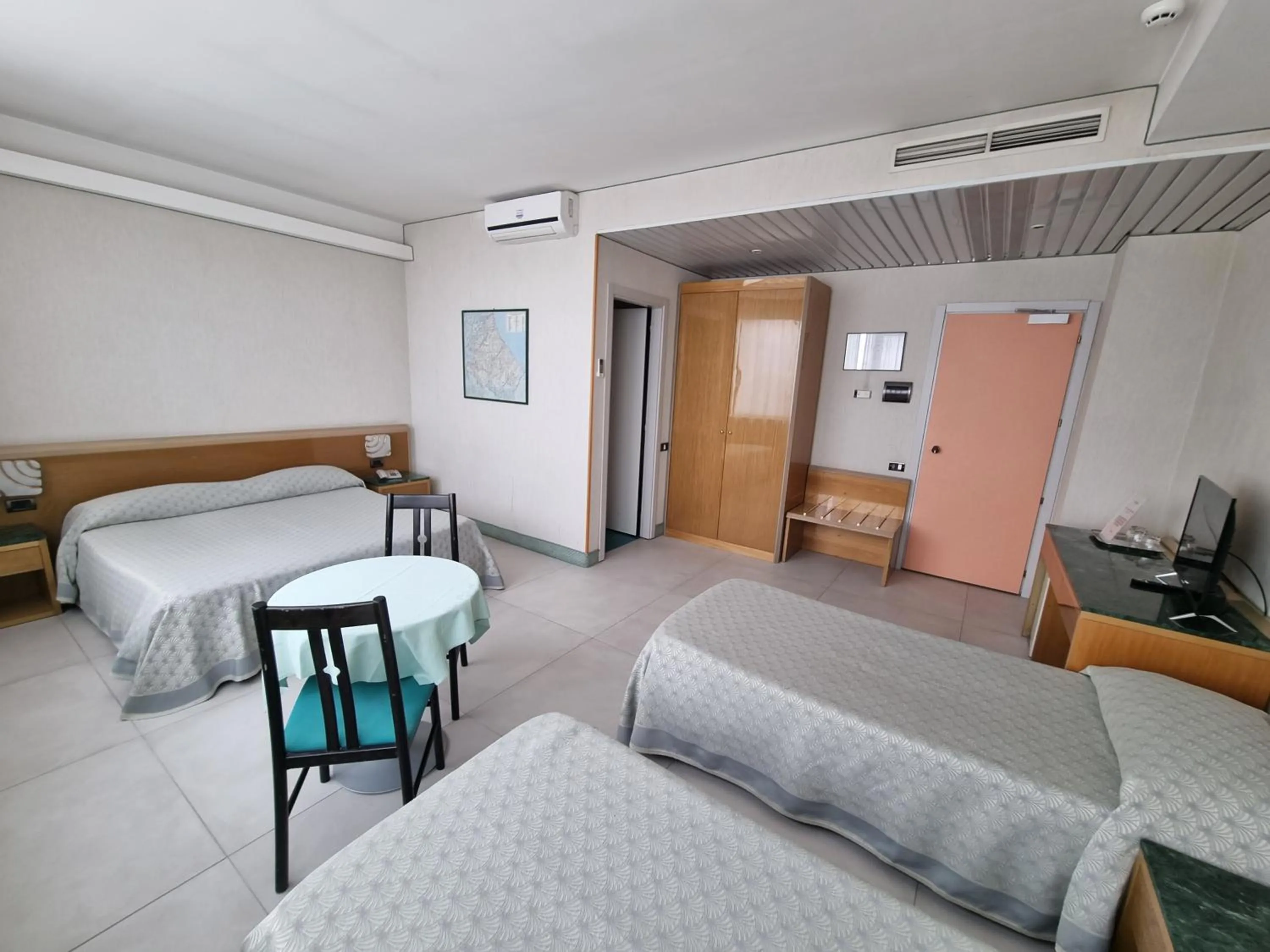 Bedroom in Hotel Thema