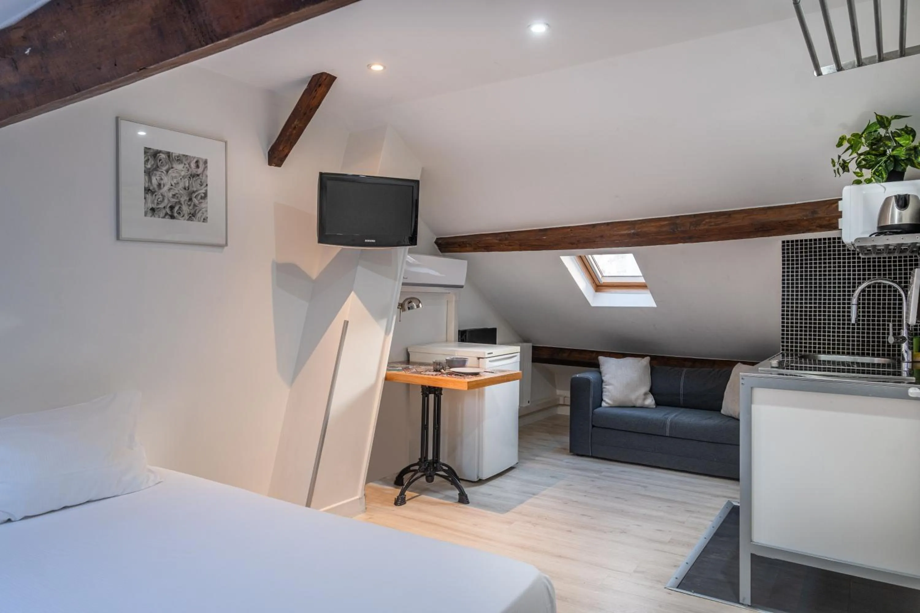 TV and multimedia, Bed in Résidence Clignancourt