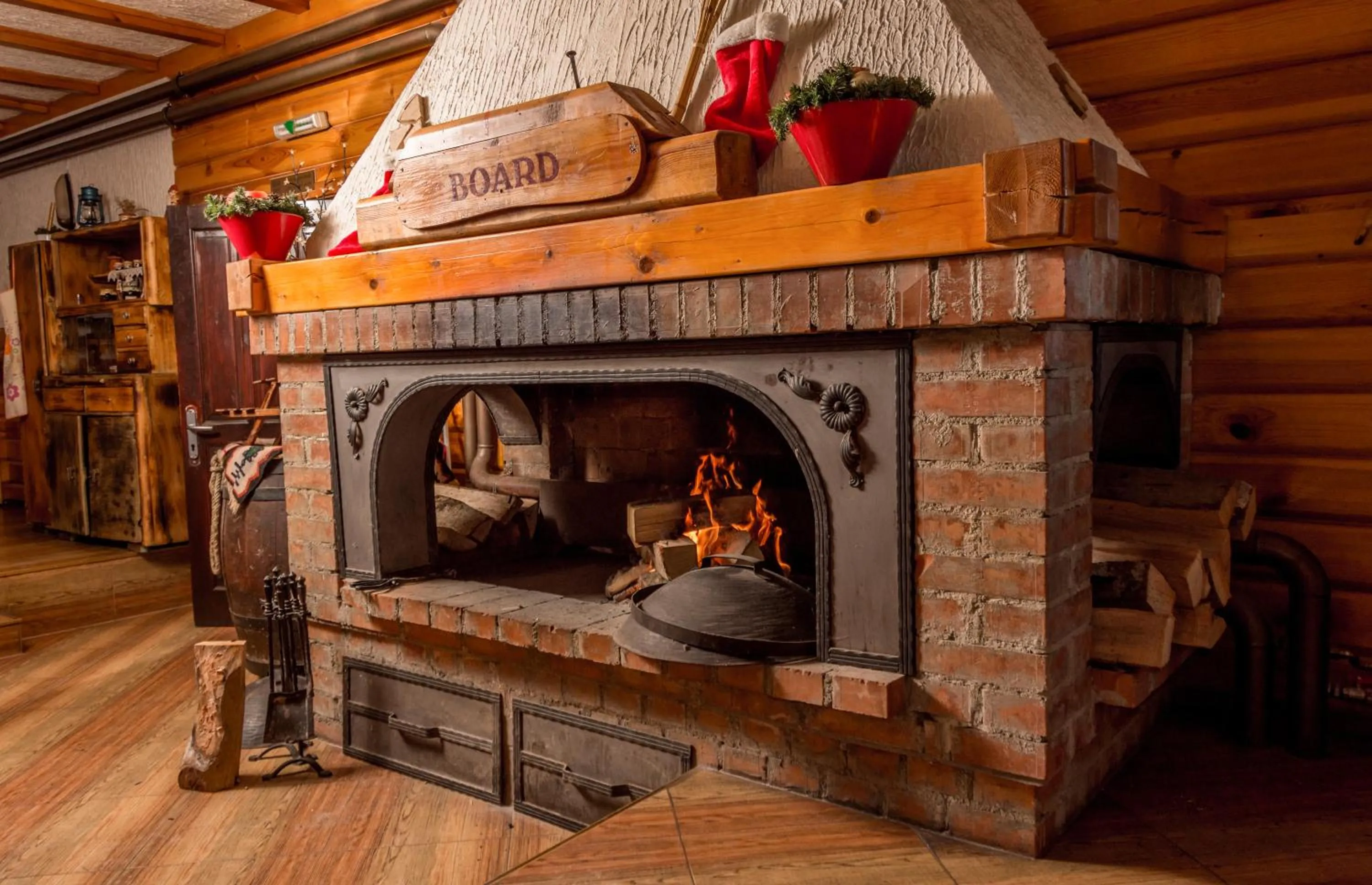 Restaurant/places to eat in Hotel Board