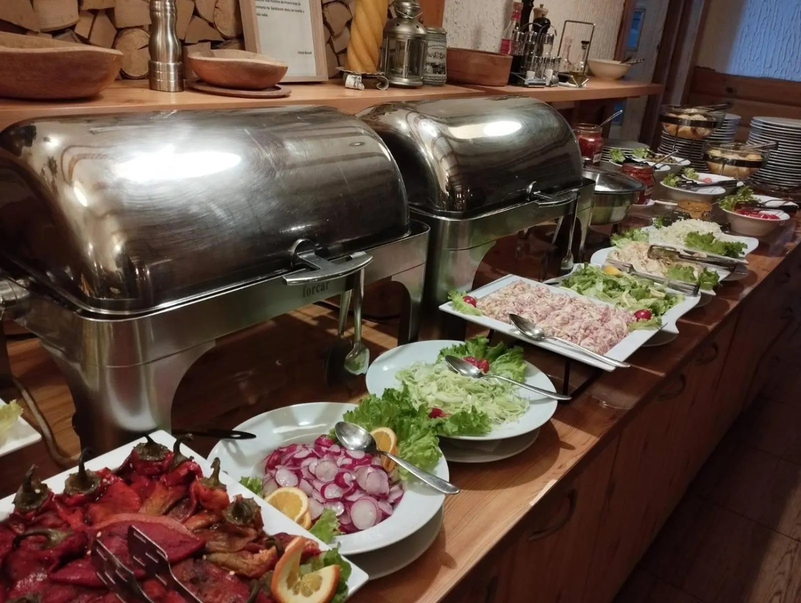 Restaurant/places to eat in Hotel Board