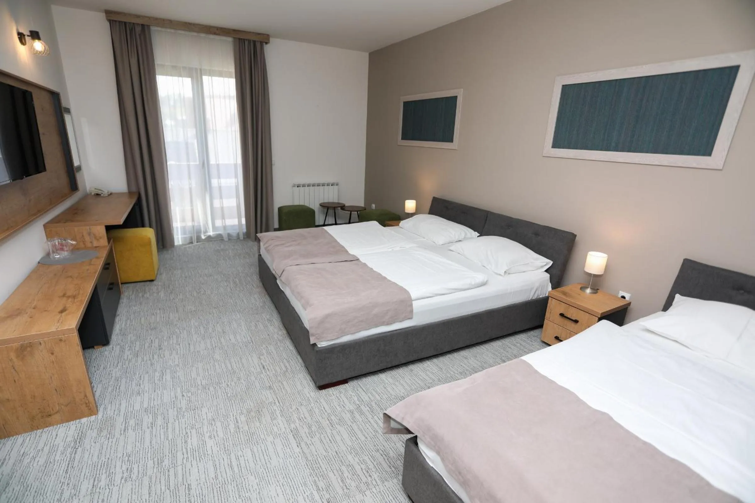 Photo of the whole room, Bed in Hotel Board