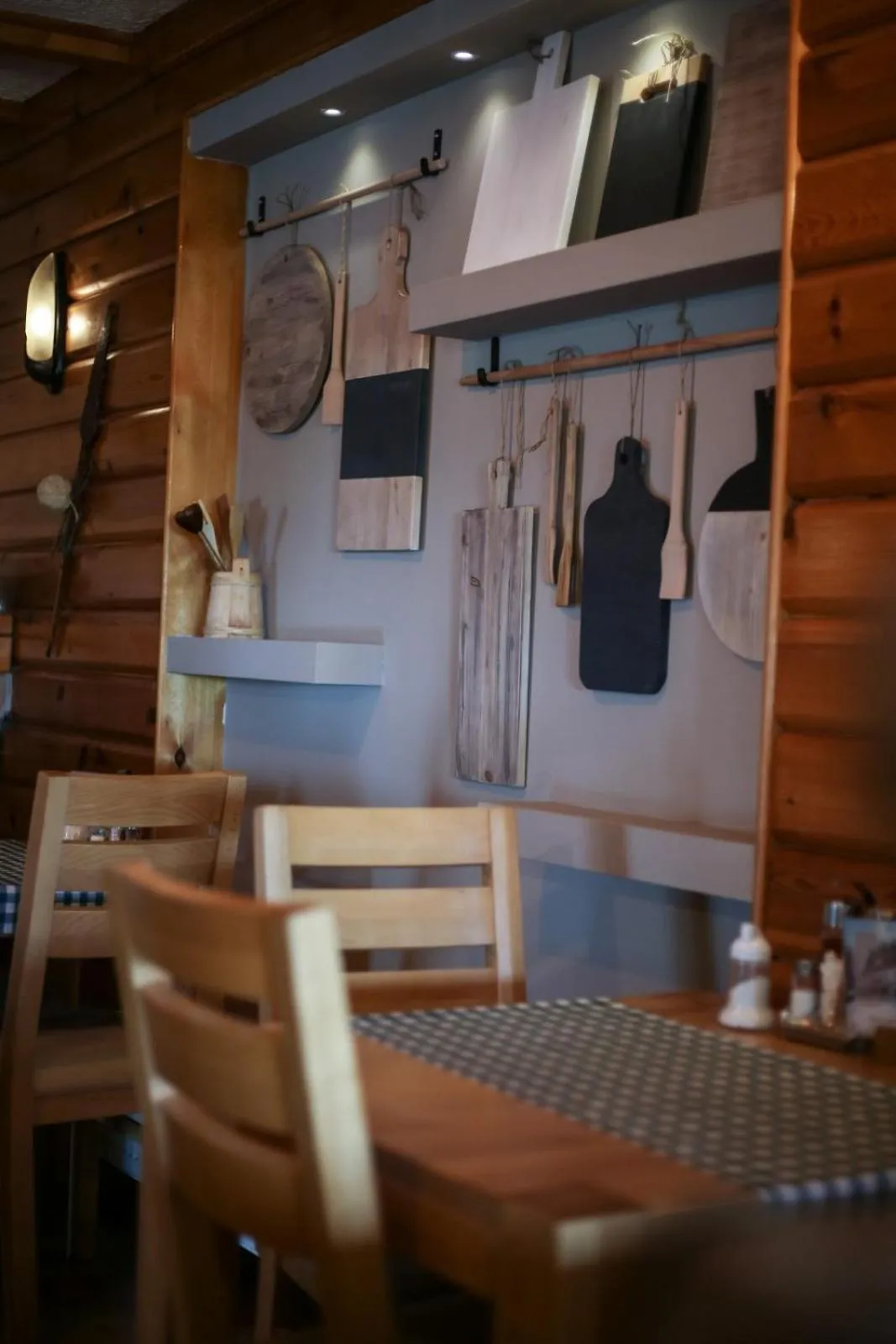 Restaurant/places to eat in Hotel Board