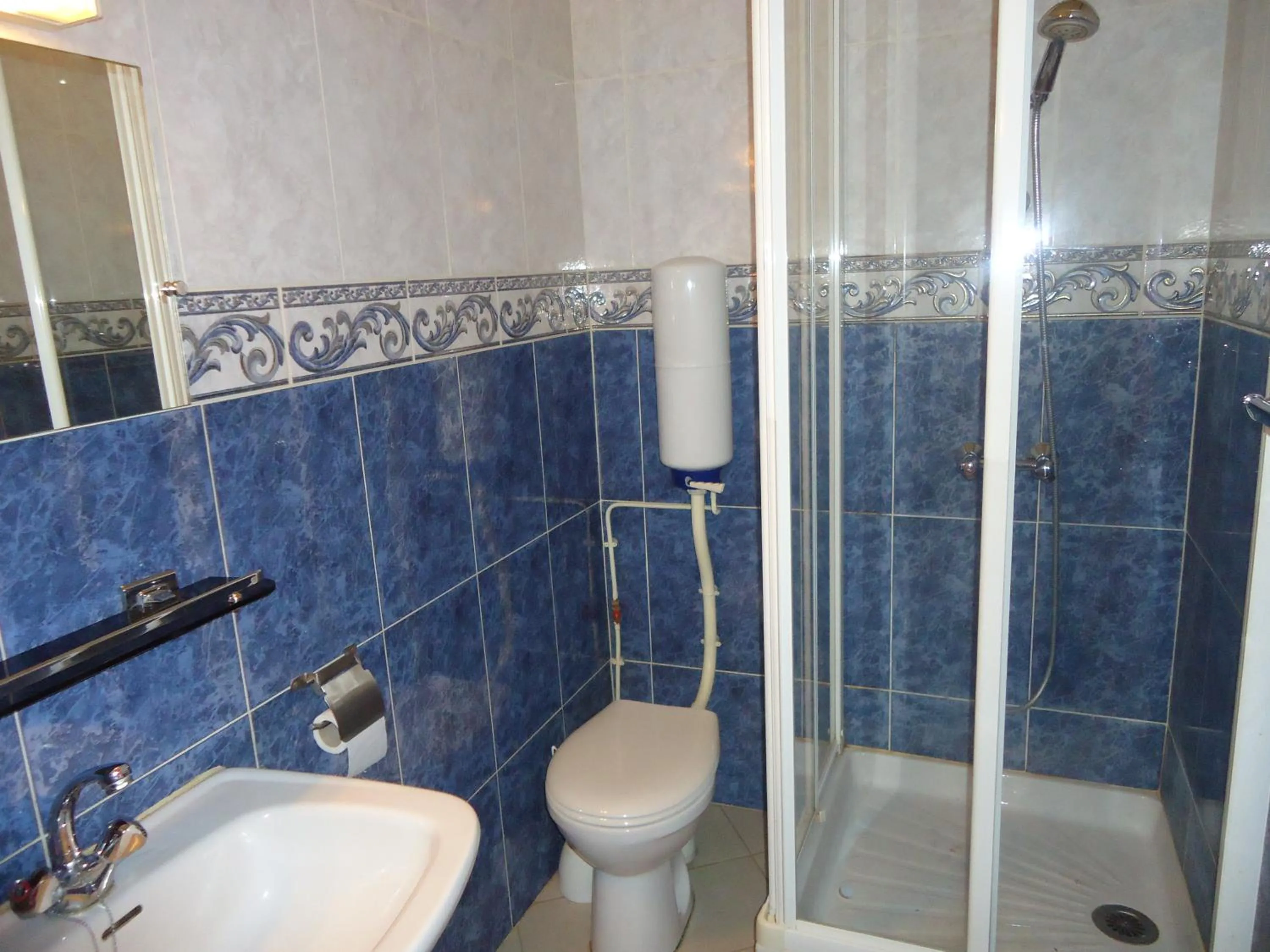 Bathroom in Hotel des Belges