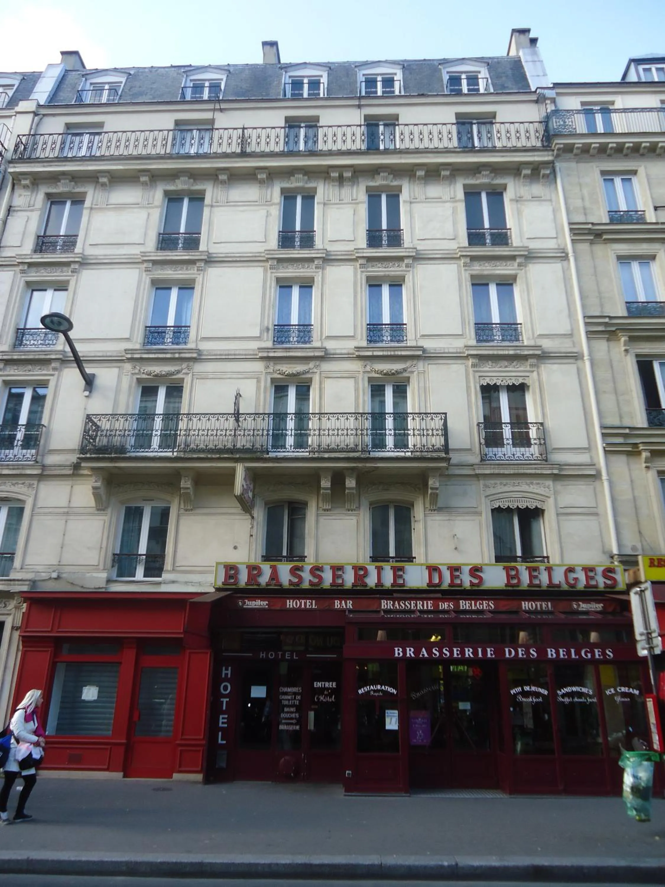 Property building in Hotel des Belges