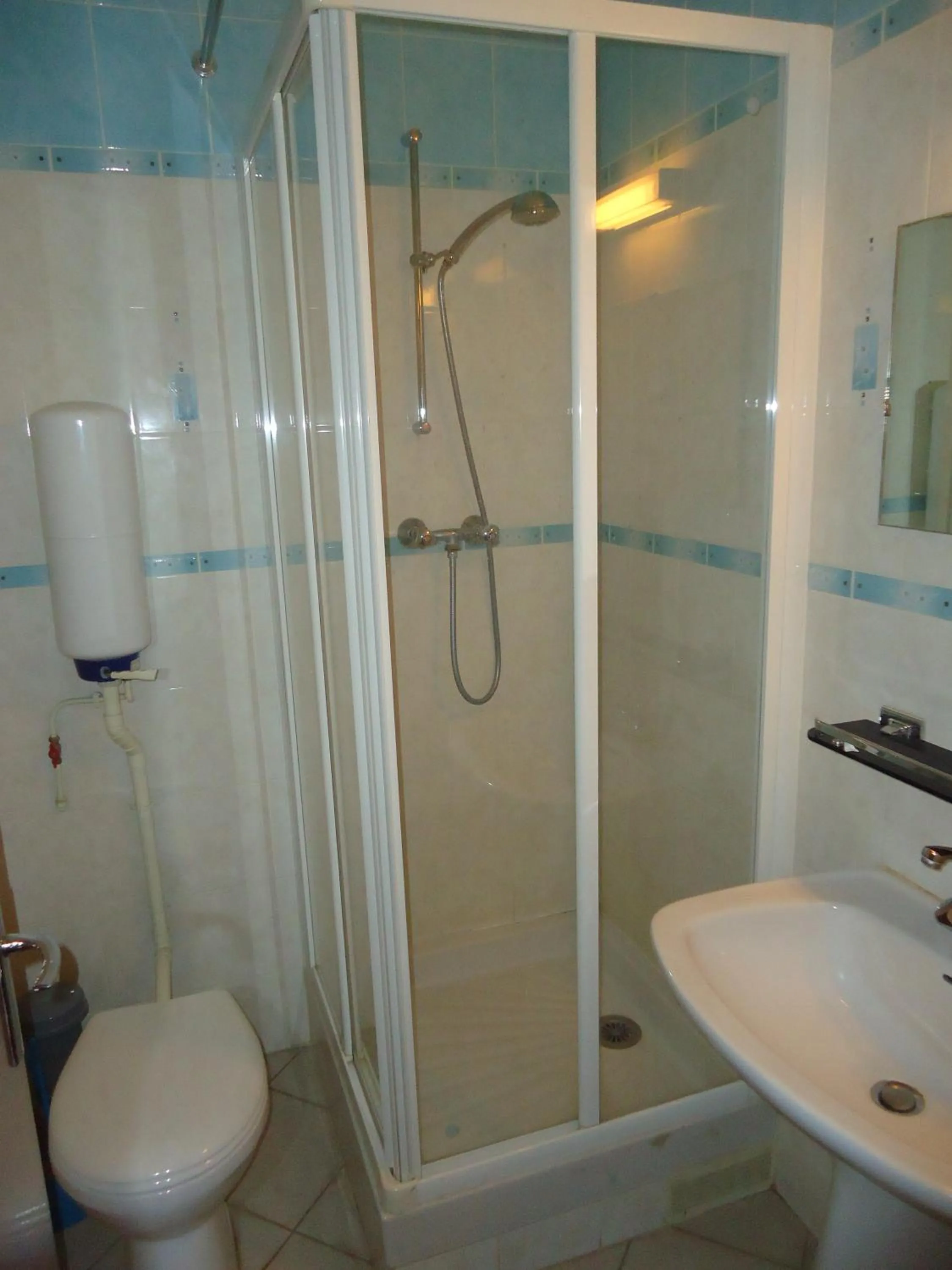 Bathroom in Hotel des Belges