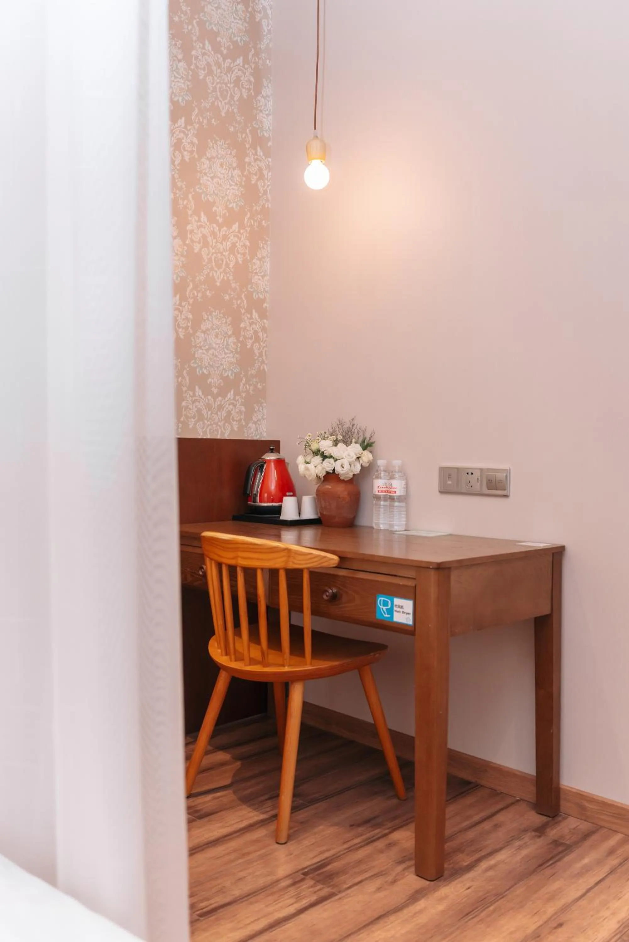 Coffee/tea facilities in Qingdao Kaiyue Hotel Zhongshan Road St Michael's Cathedral and Zhanqiao Pier