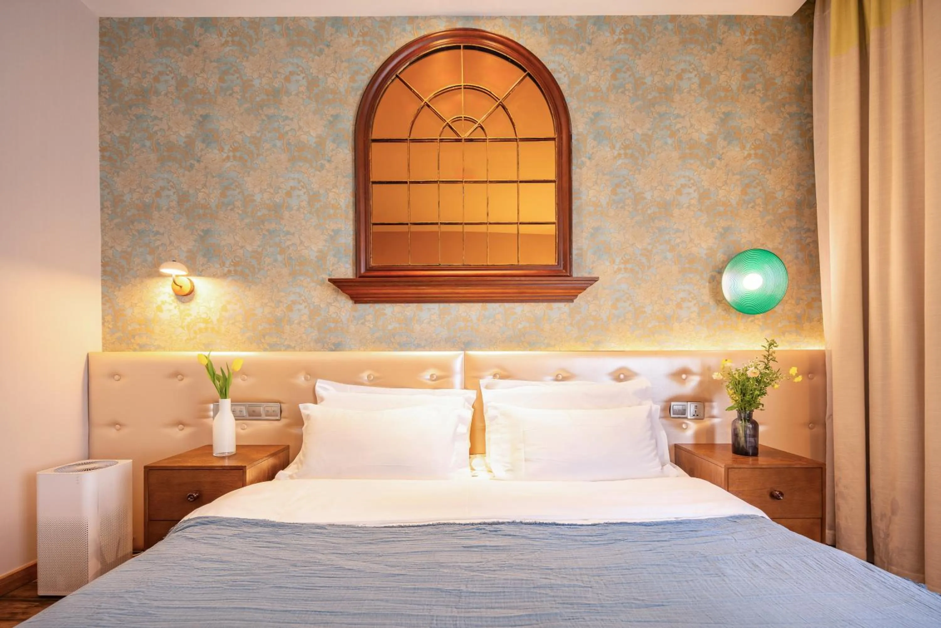 Bed in Qingdao Kaiyue Hotel Zhongshan Road St Michael's Cathedral and Zhanqiao Pier