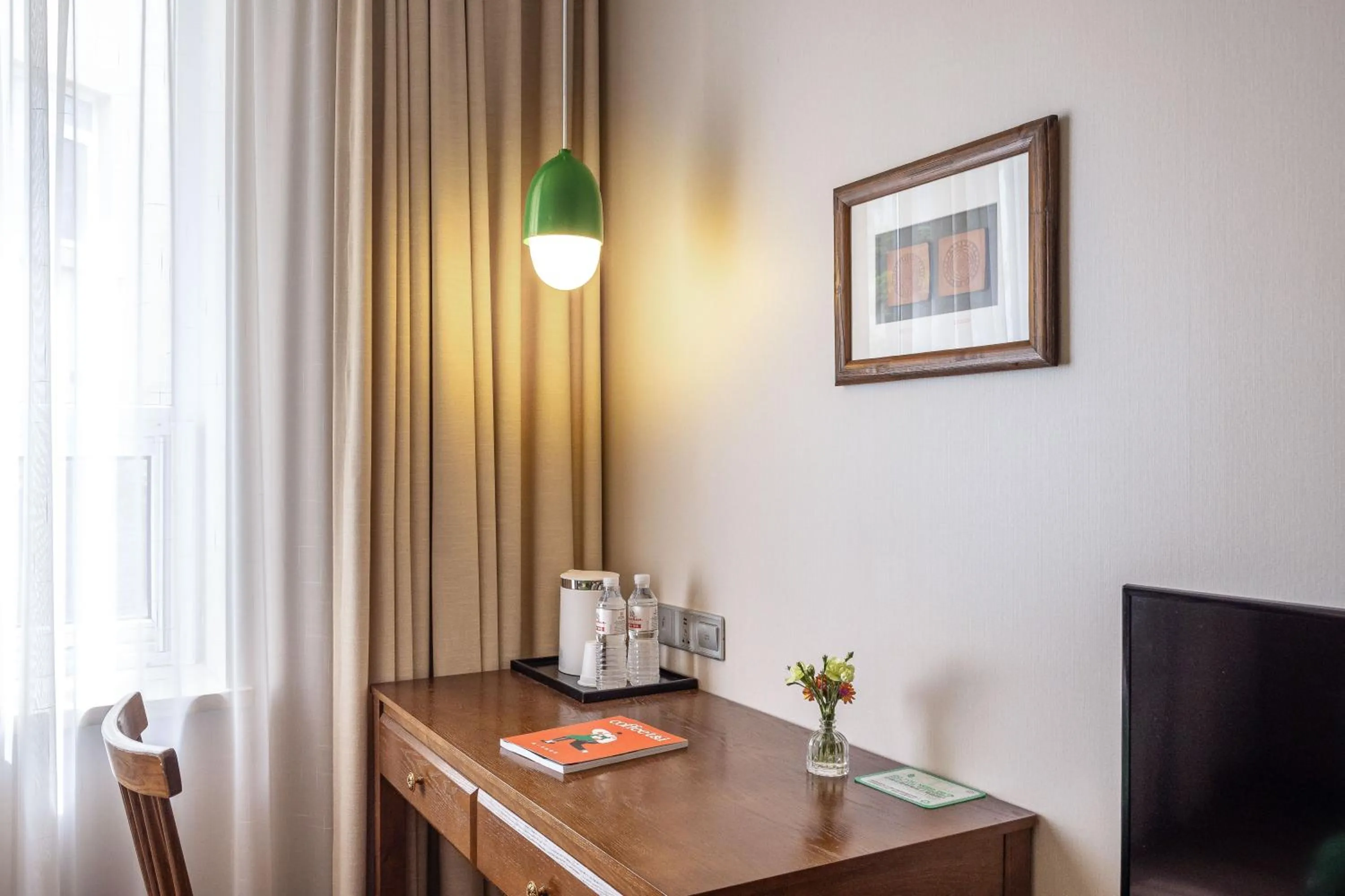 Qingdao Kaiyue Hotel Zhongshan Road St Michael's Cathedral and Zhanqiao Pier