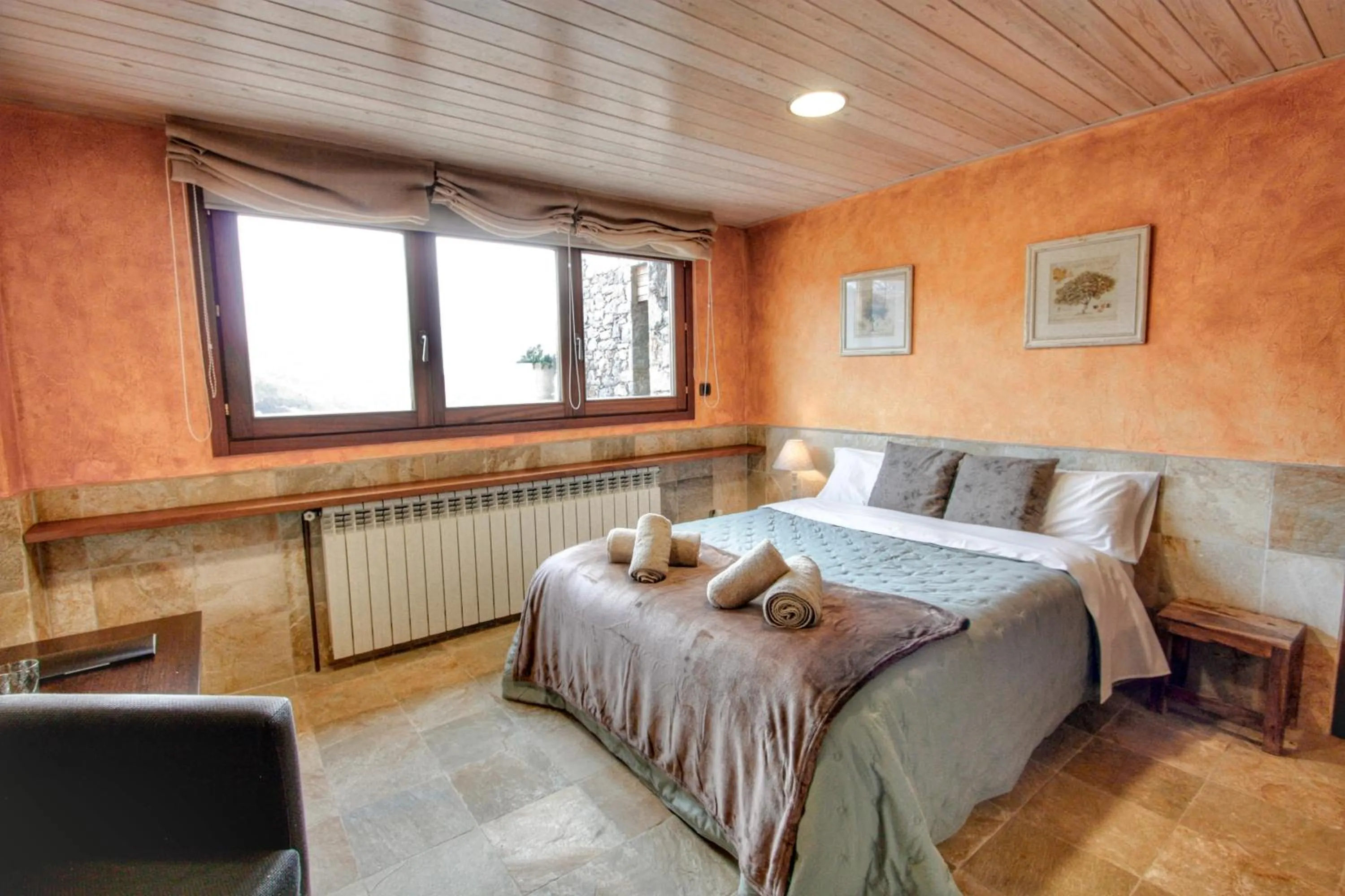 Photo of the whole room, Bed in Serrat del Vent - Adults only