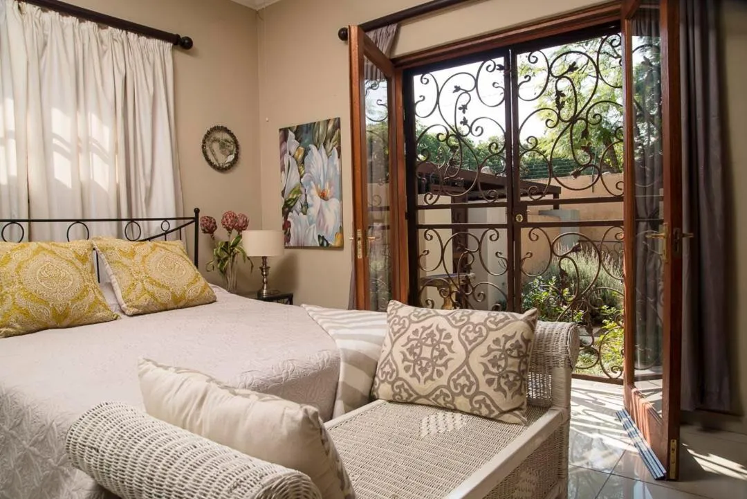 Bedroom, Bed in The Lemon Tree Self- Catering