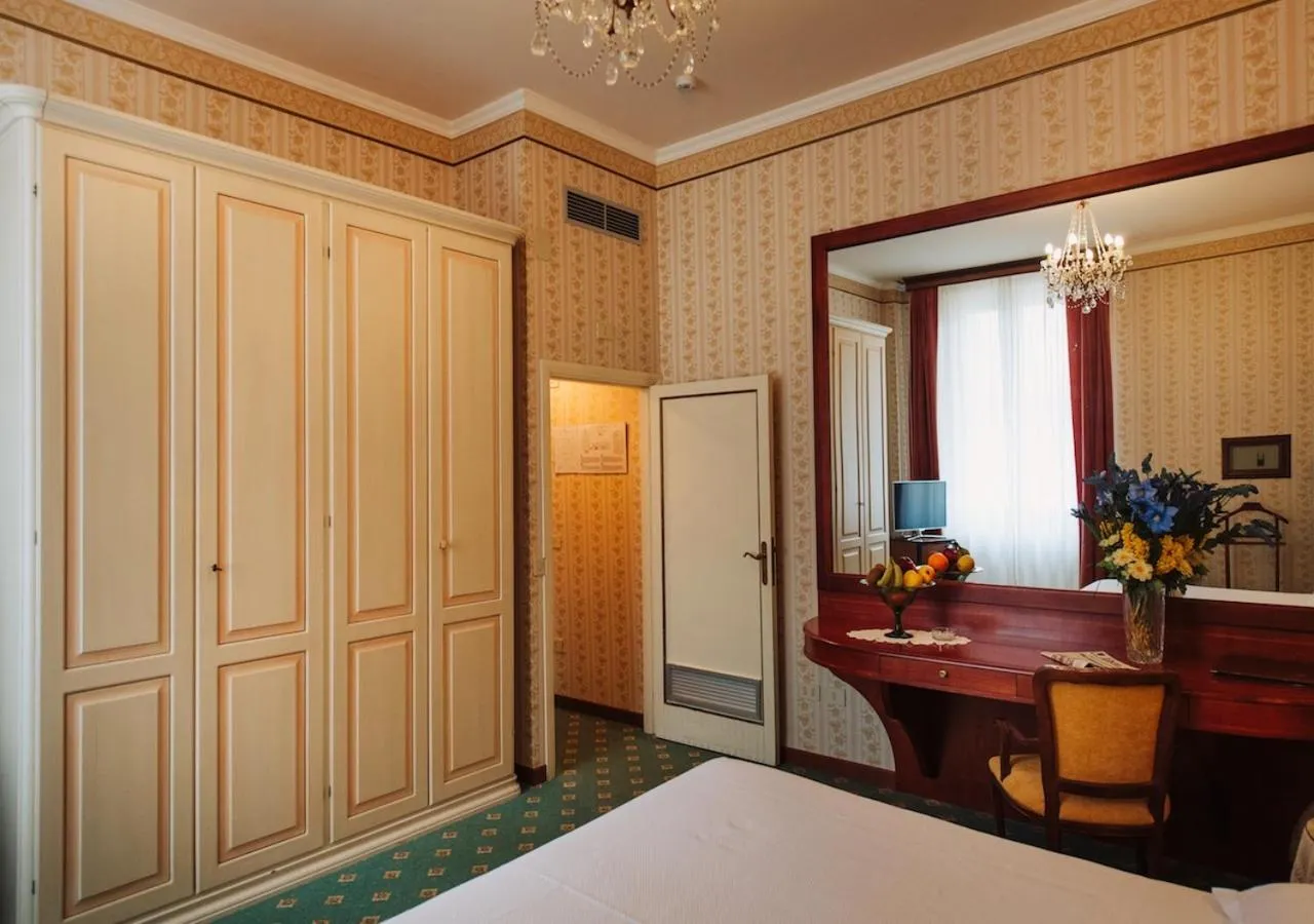 Bed in Grand Hotel Excelsior