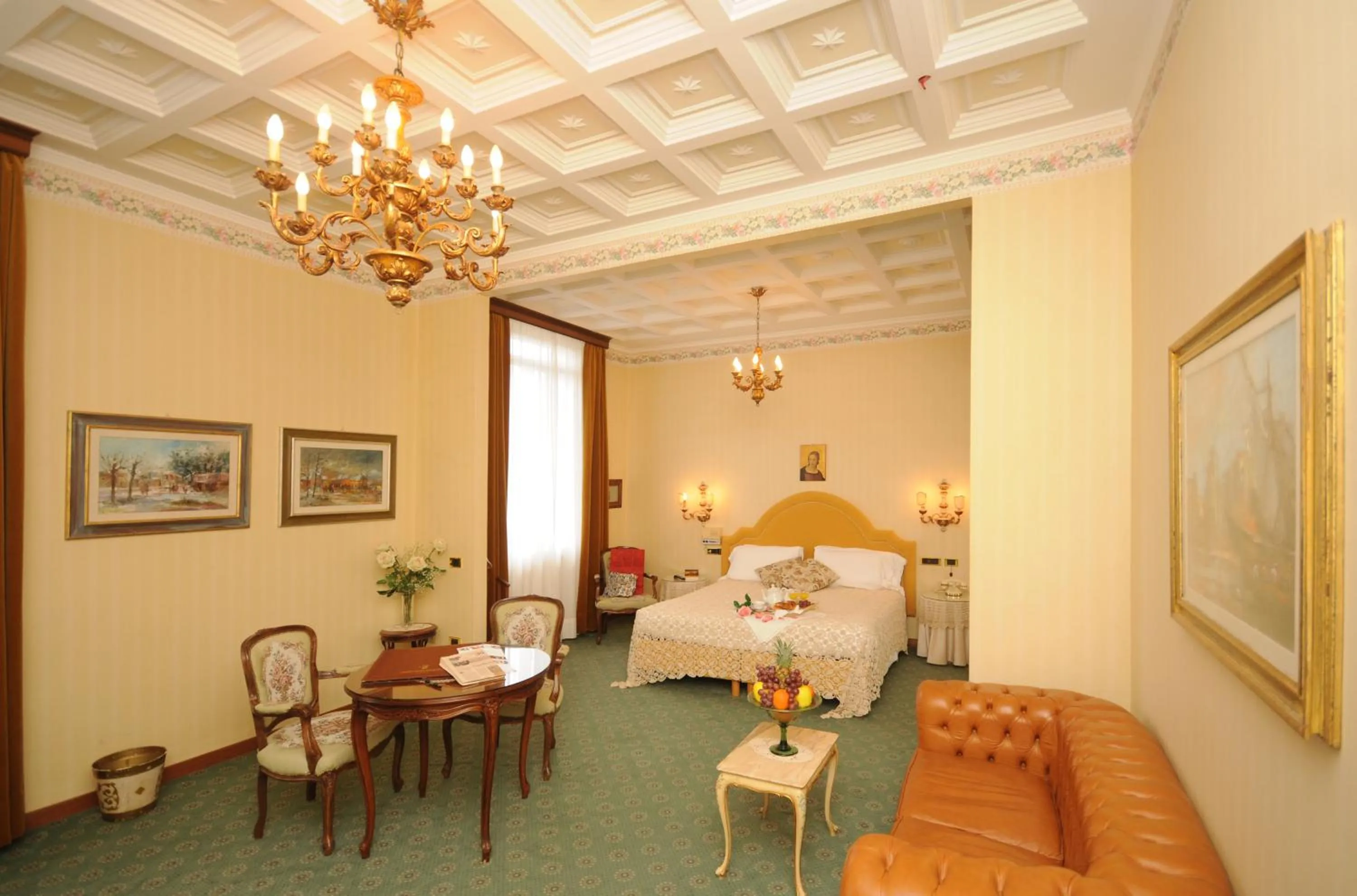 Photo of the whole room, Bed in Grand Hotel Excelsior
