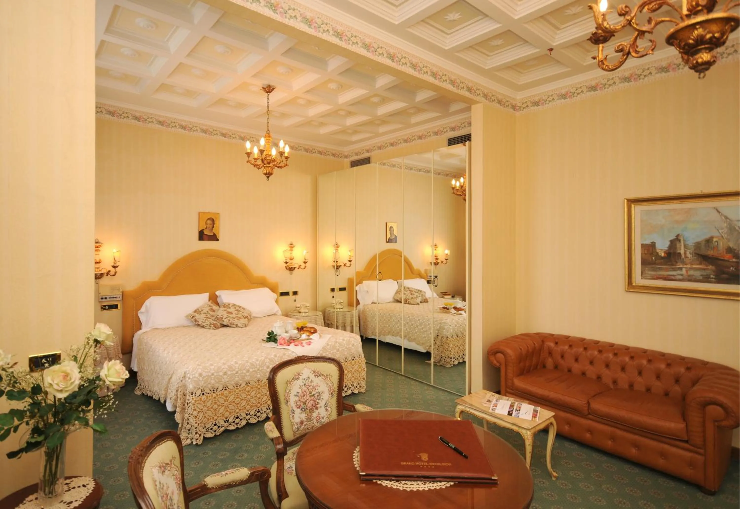 Photo of the whole room, Bed in Grand Hotel Excelsior