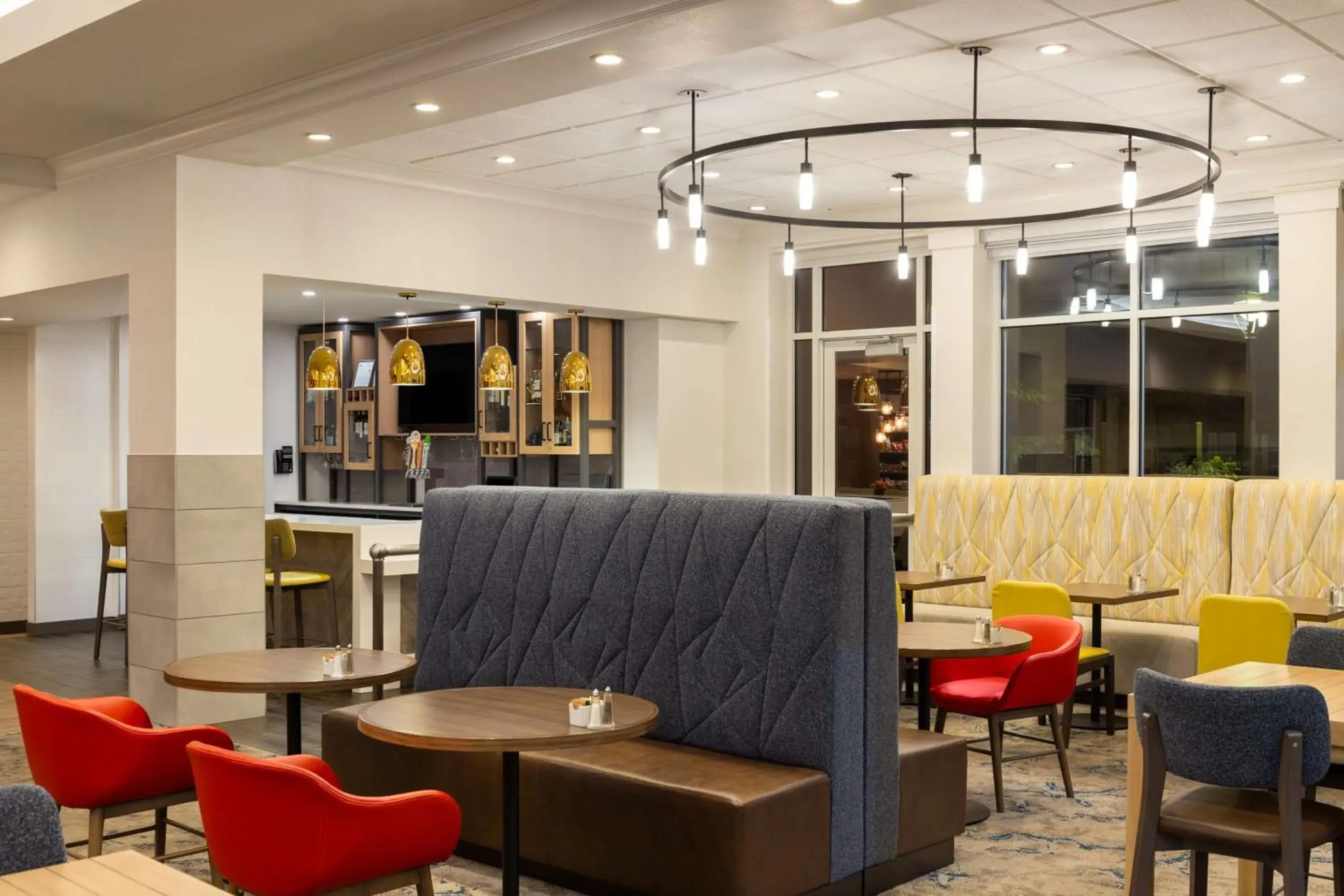 Lounge or bar in Hilton Garden Inn Spokane Airport Lounge or bar in Hilton Garden Inn Spokane Airport