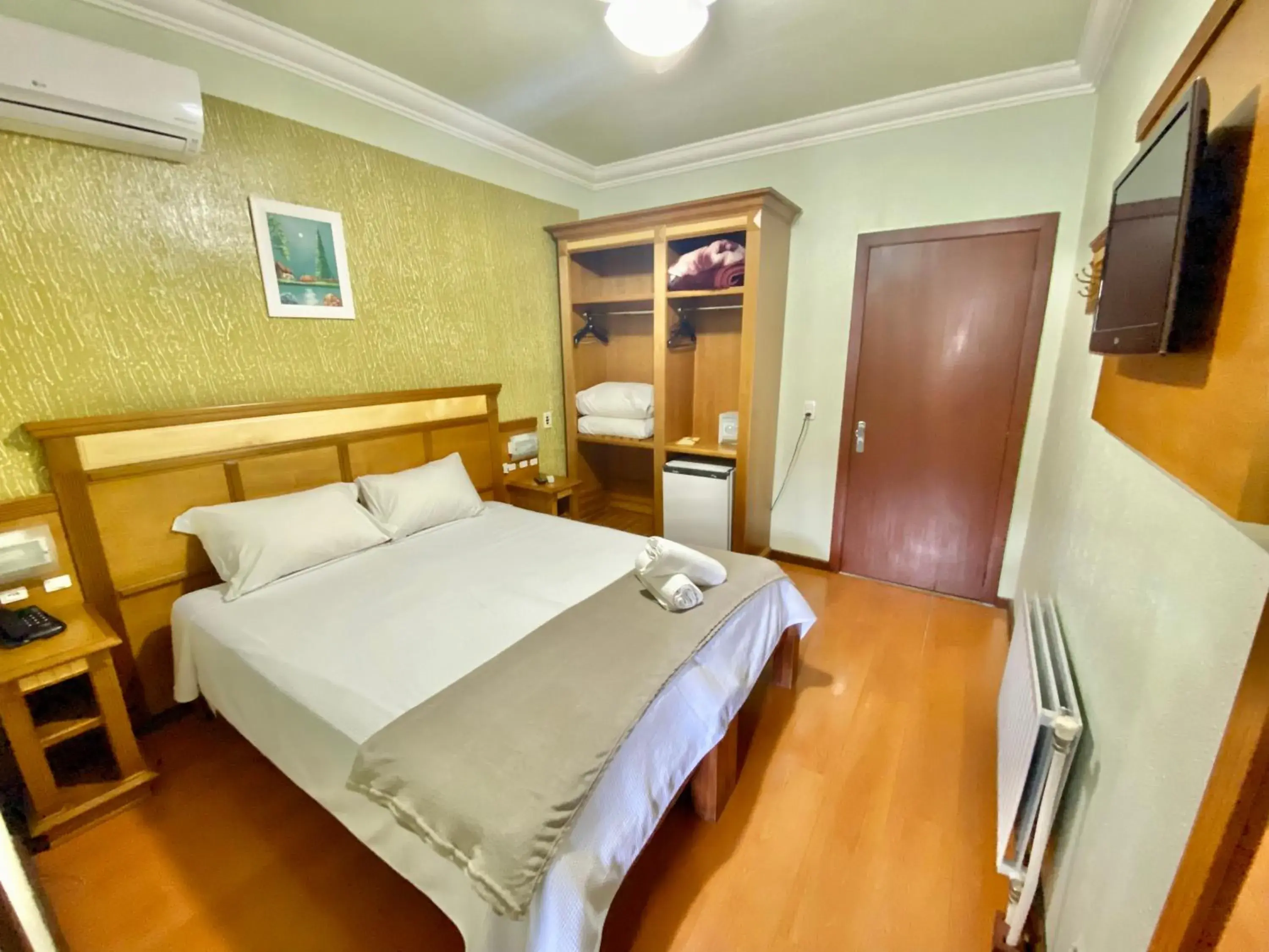 Double Room with Balcony - single occupancy in Pousada Gramado Double Room with Balcony - single occupancy in Pousada Gramado