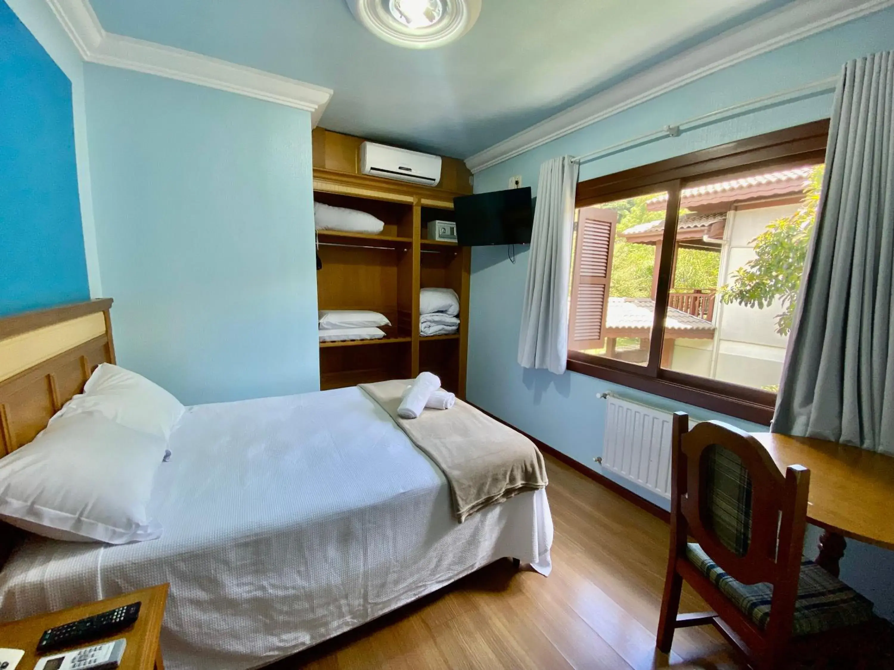Luxury Two-Bedroom Apartment (4 Adults) in Pousada Gramado Luxury Two-Bedroom Apartment (4 Adults) in Pousada Gramado