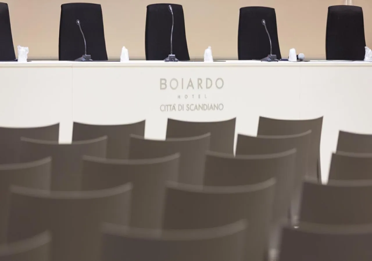 Meeting/conference room in Boiardo Hotel