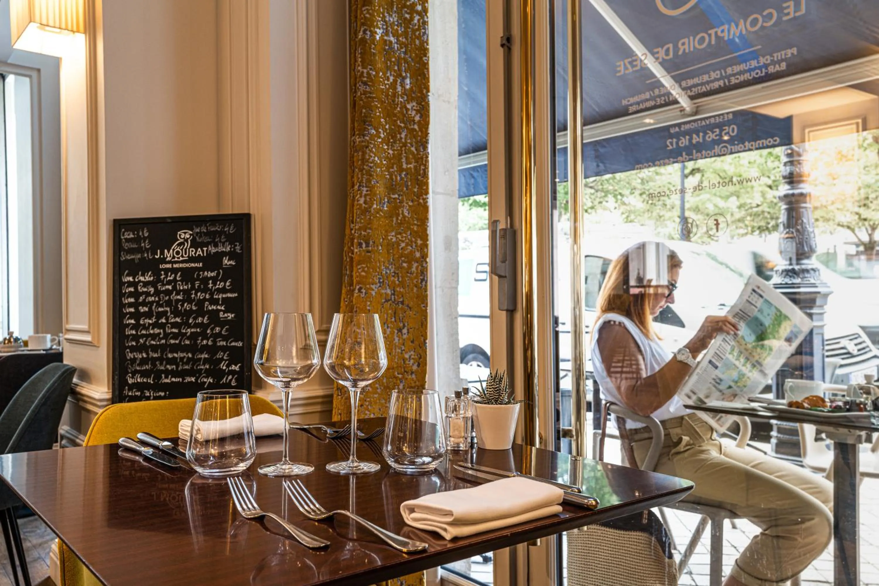 Restaurant/places to eat in Hôtel de Sèze & Spa Bordeaux Centre