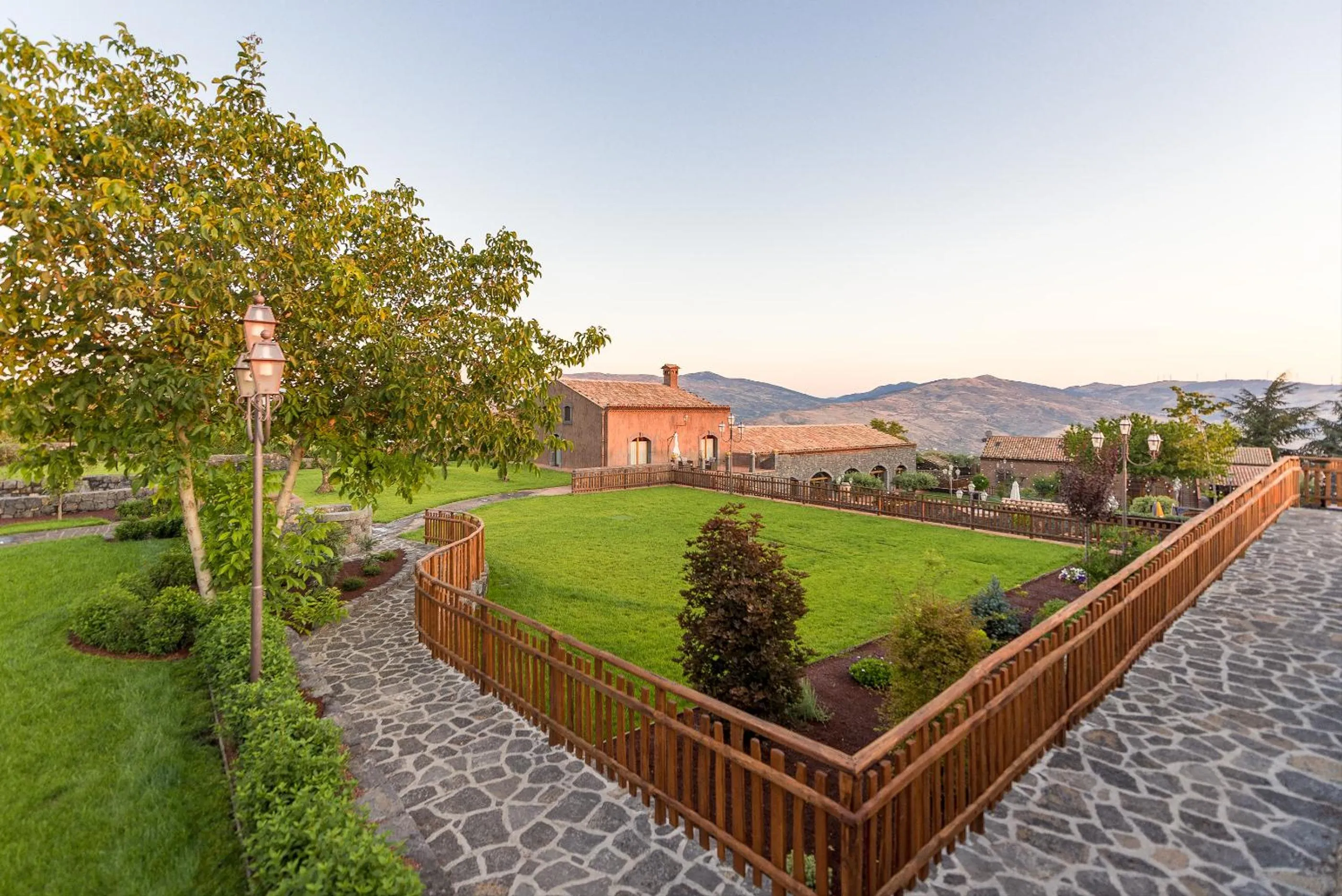 Garden in Etna Quota Mille Boutique Hotel, Typical Sicilian Food & Wine